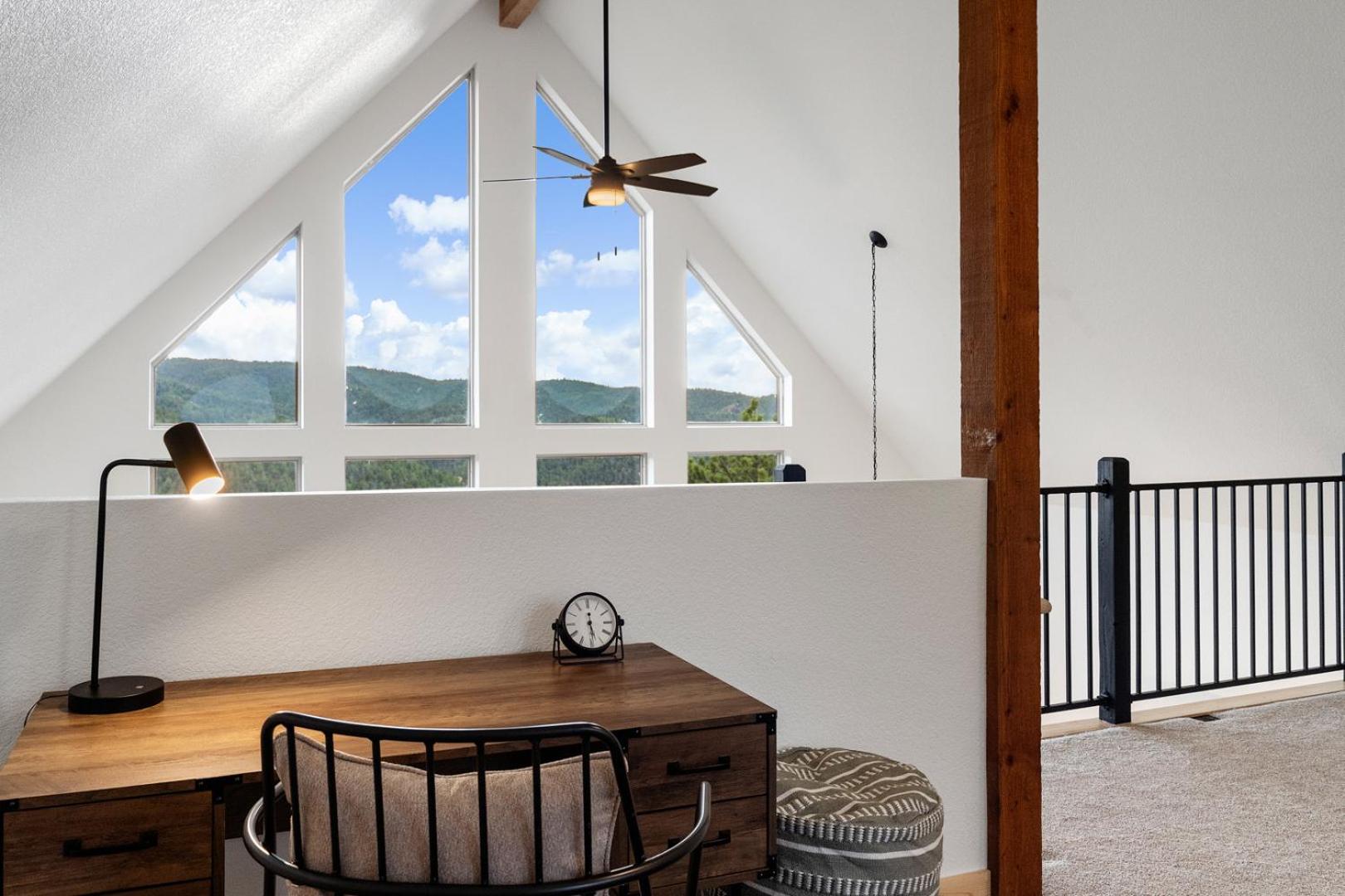 Alpine Escape: Family-Friendly w/ Gorgeous Scenery view 4