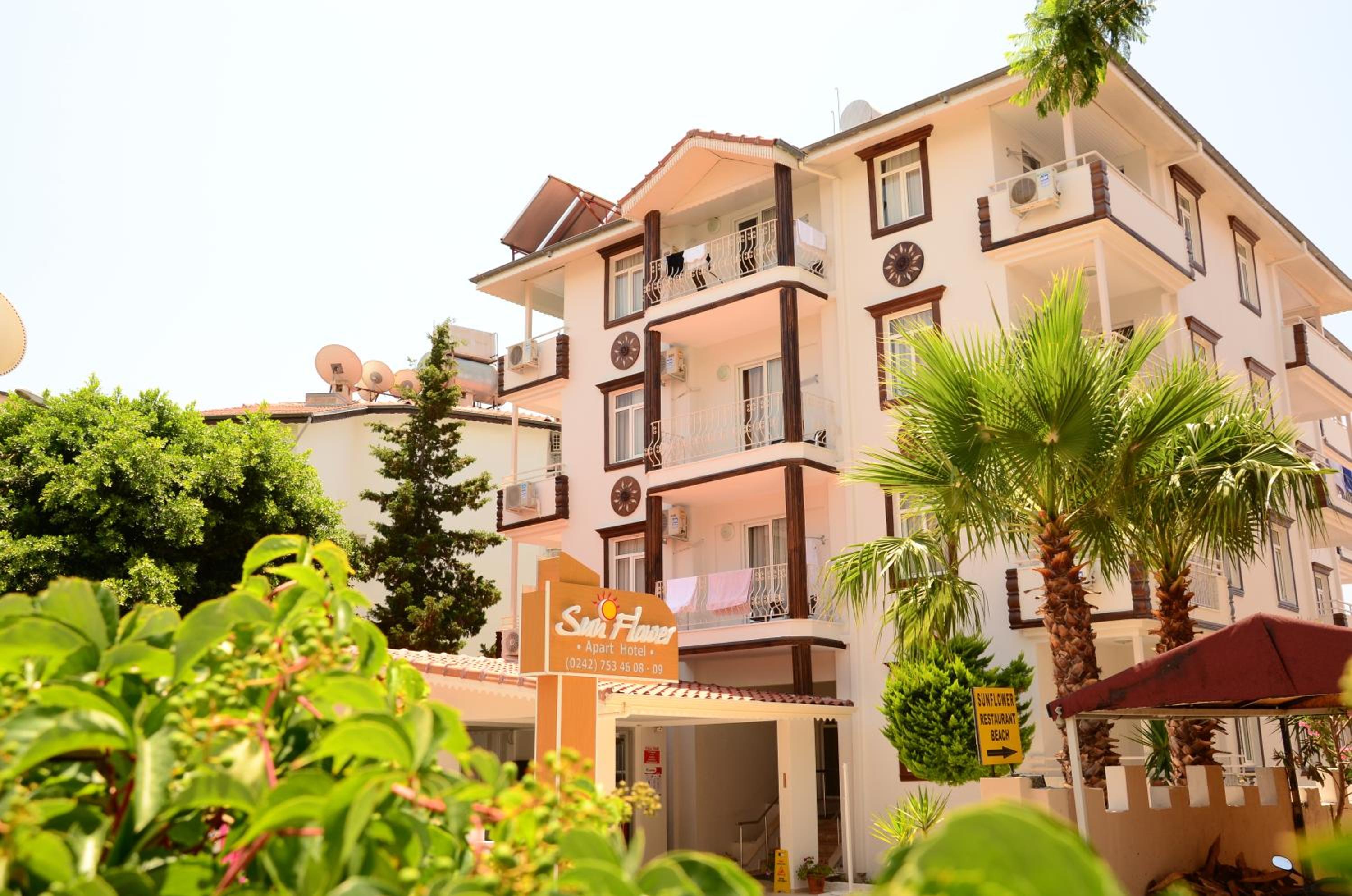 Side Vacations - Sun Flower Apart Hotel - Property Image 4