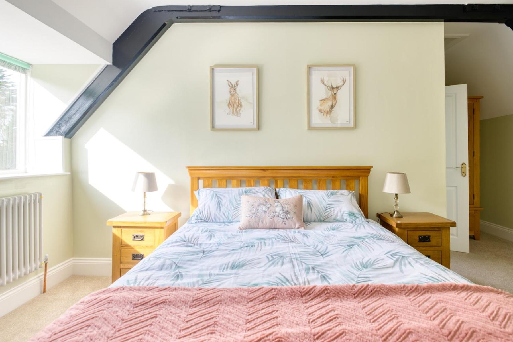 Enholmes Coach House