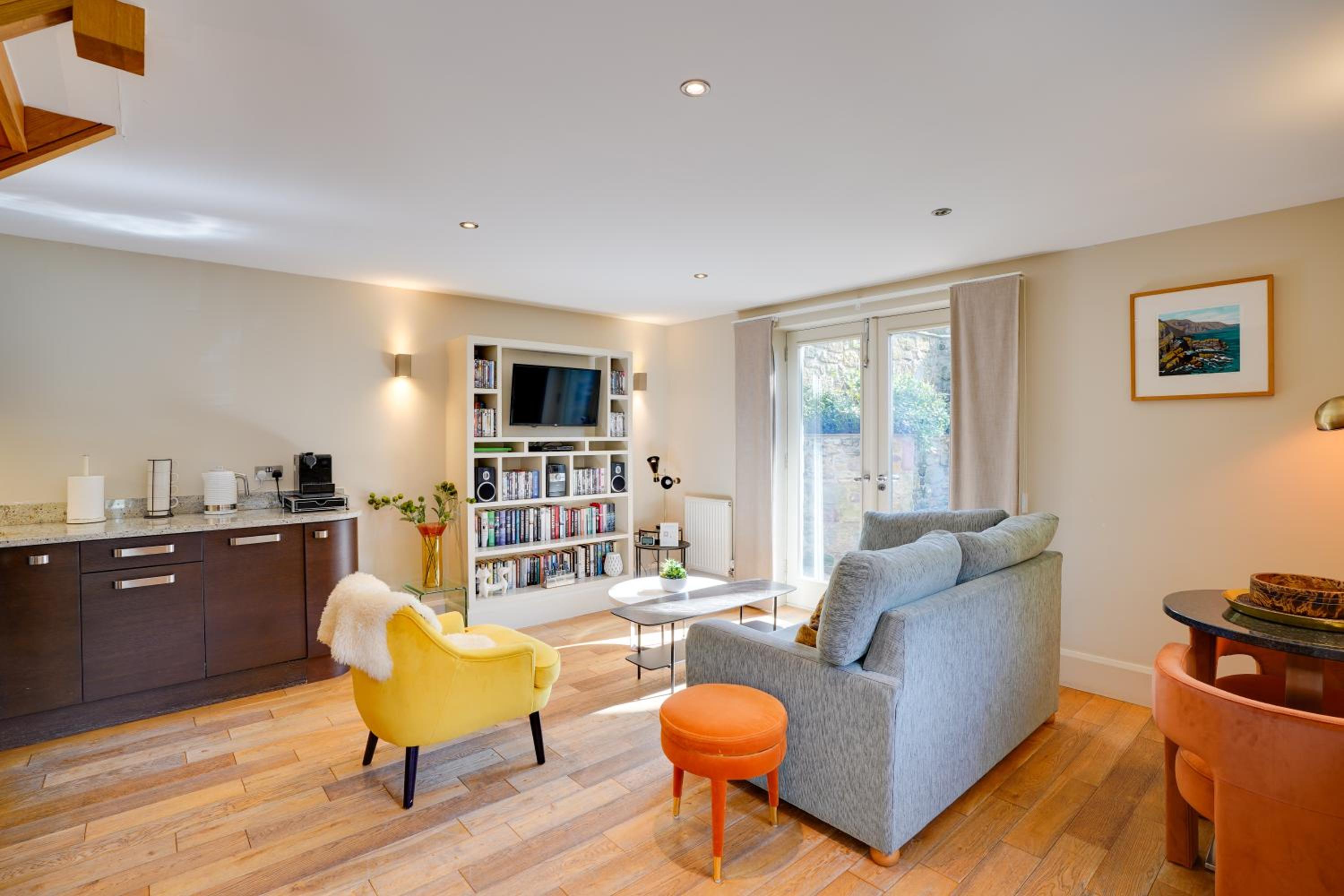 South Stable Cosy Stone Retreat with Parking view 3