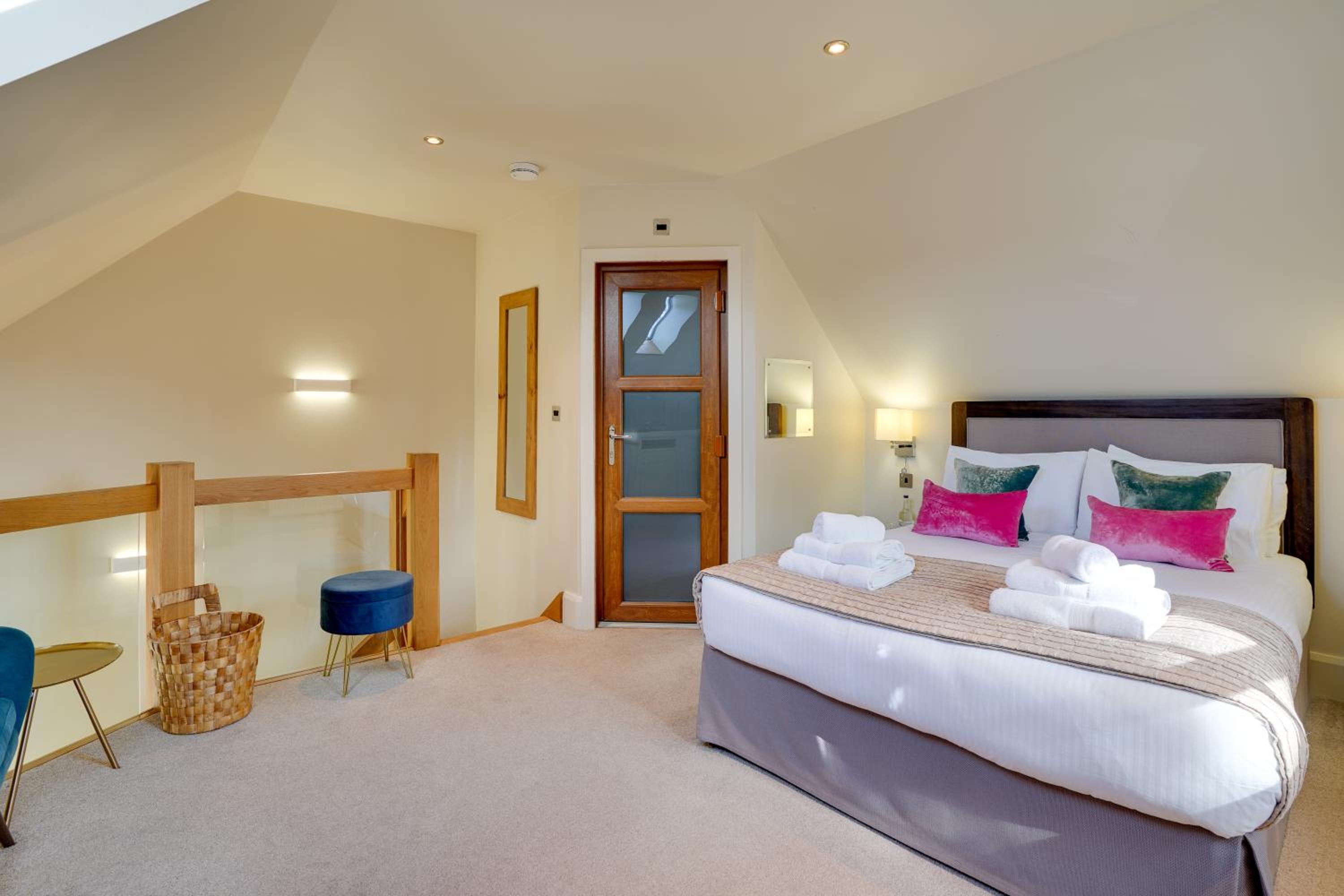 South Stable Cosy Stone Retreat with Parking view 4