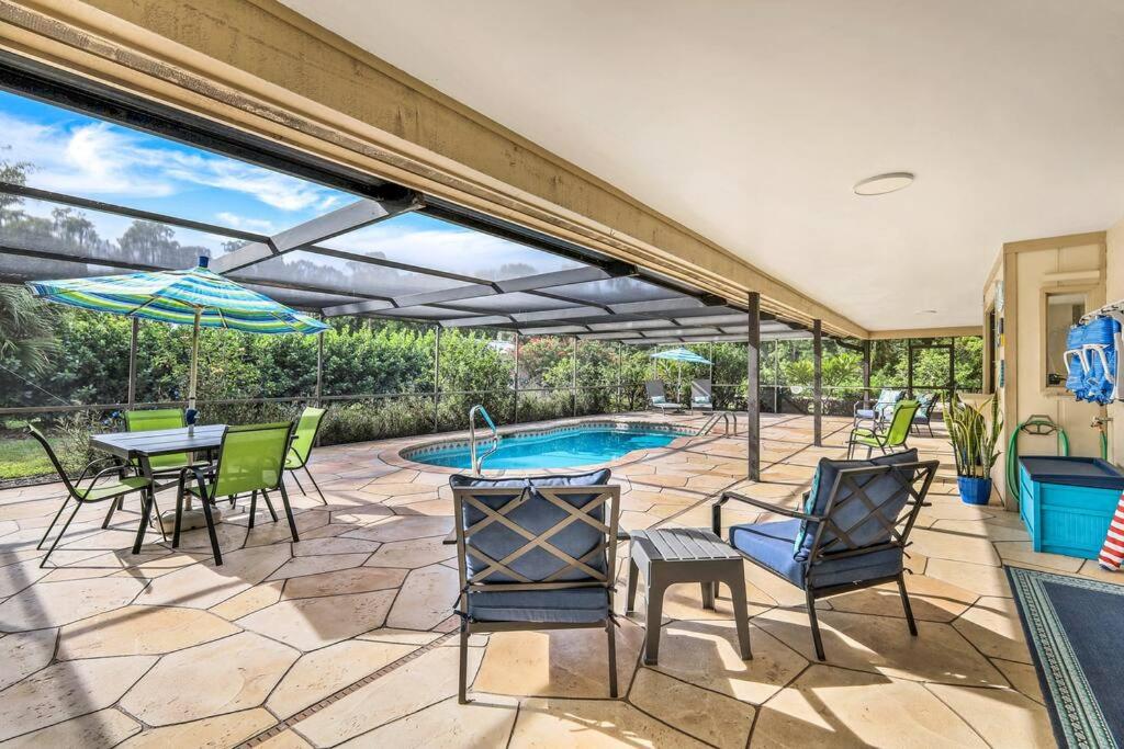 Serenity in Paradise! Heated Pool Family Home