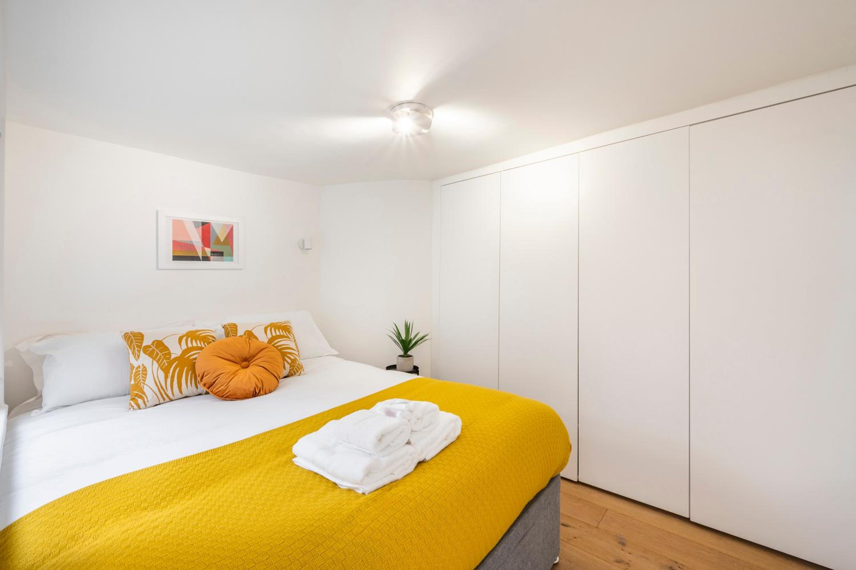 Charming 1 Bedroom Flat with Private Patio - West London, Kensington, Earl's Court, Chelsea