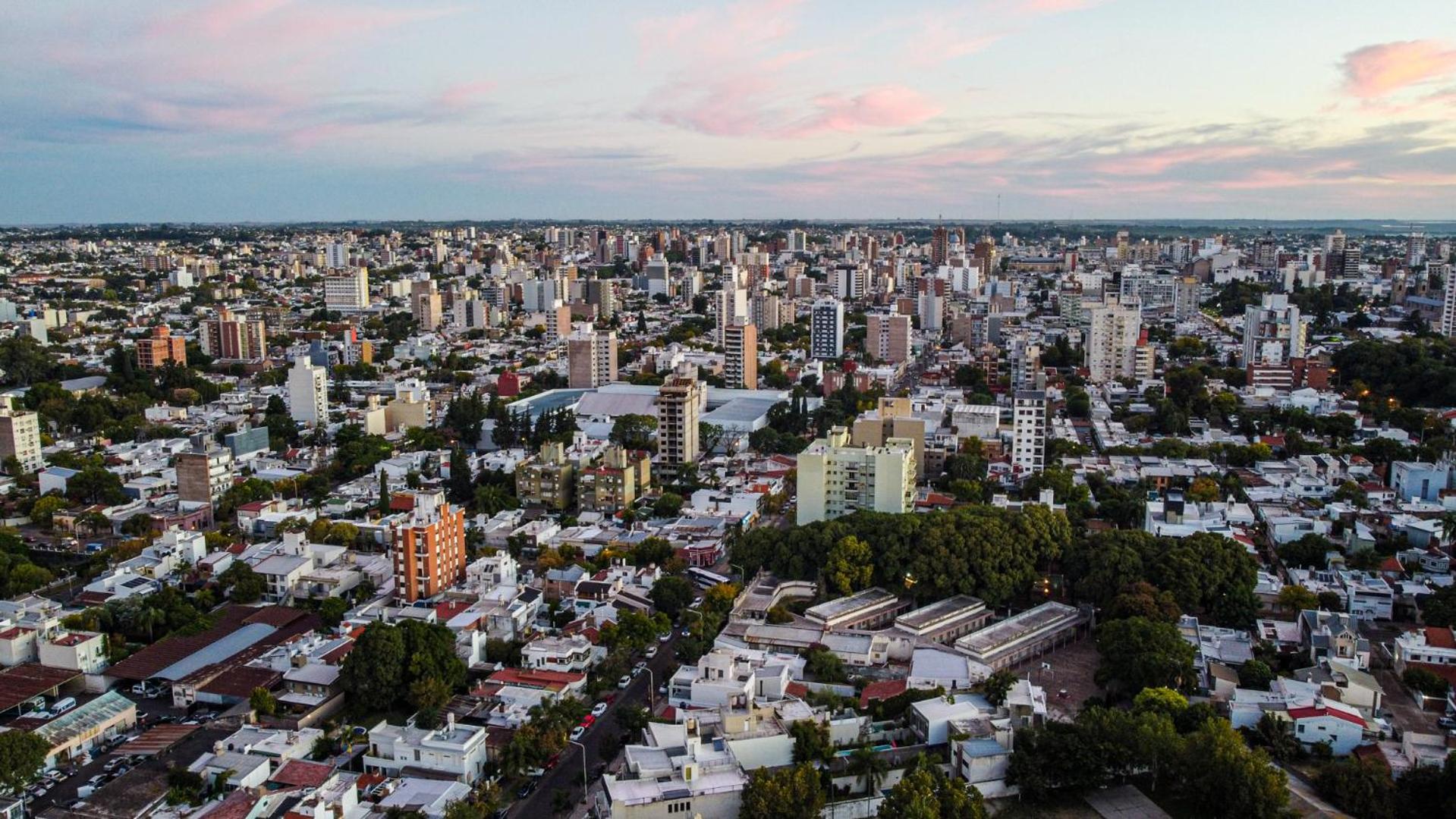 La Casa de al Lado entre el centro y el río, la Mejor Ubicación en Paraná
