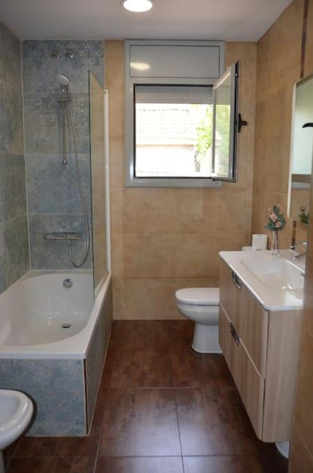Casa Santa Creu - Private family villa in nature