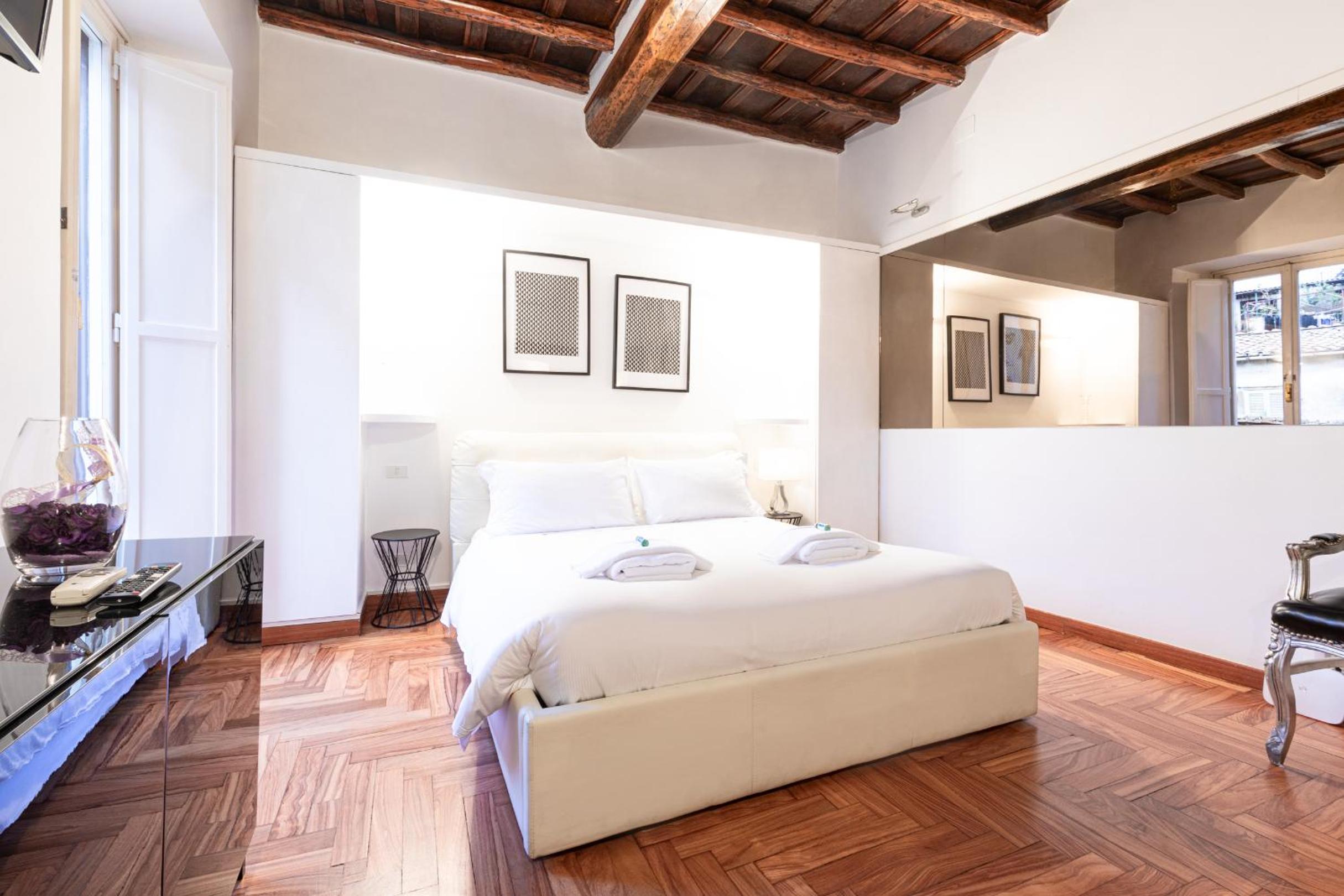 Collection Spanish Steps Apartments