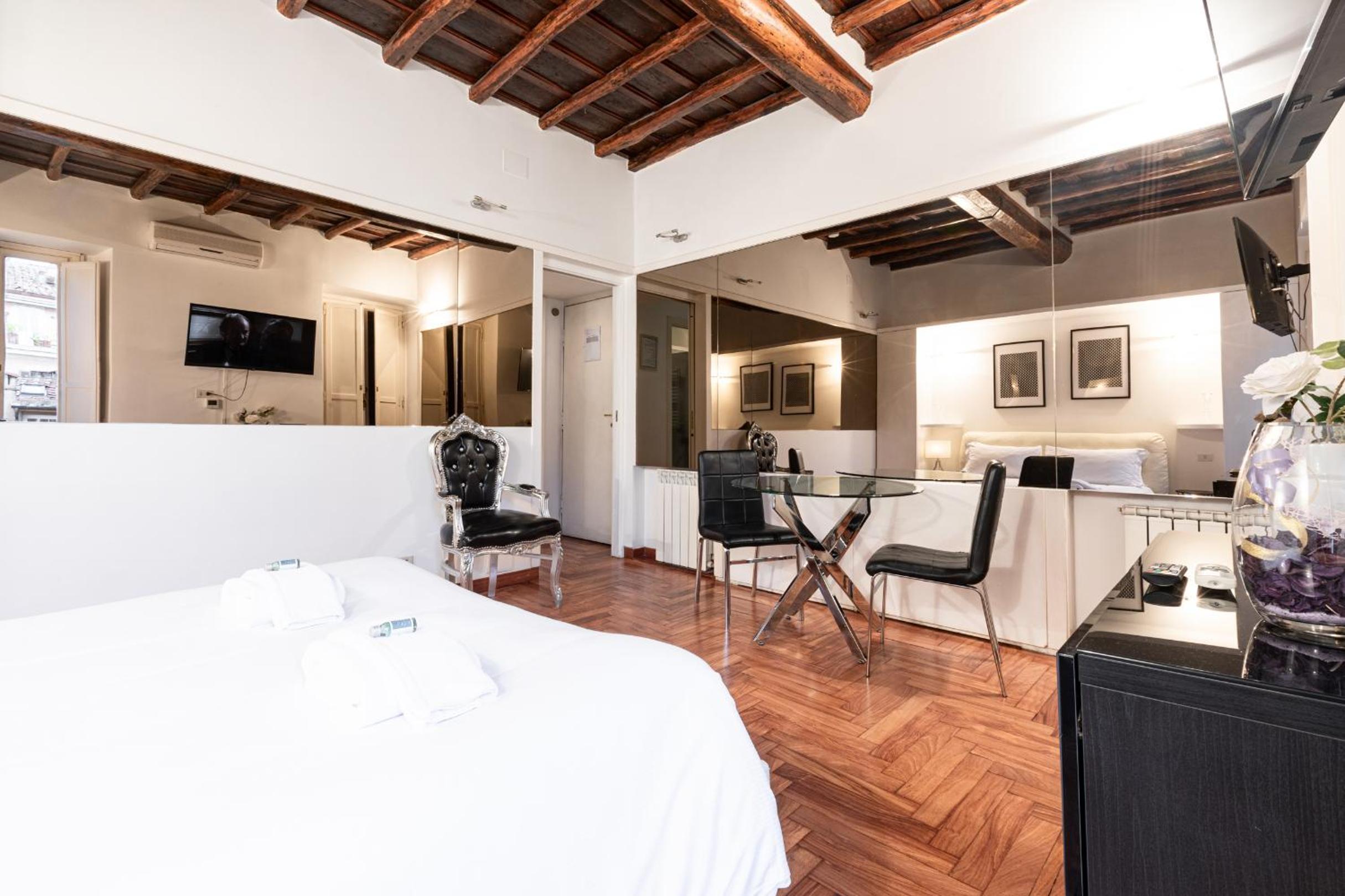 Collection Spanish Steps Apartments