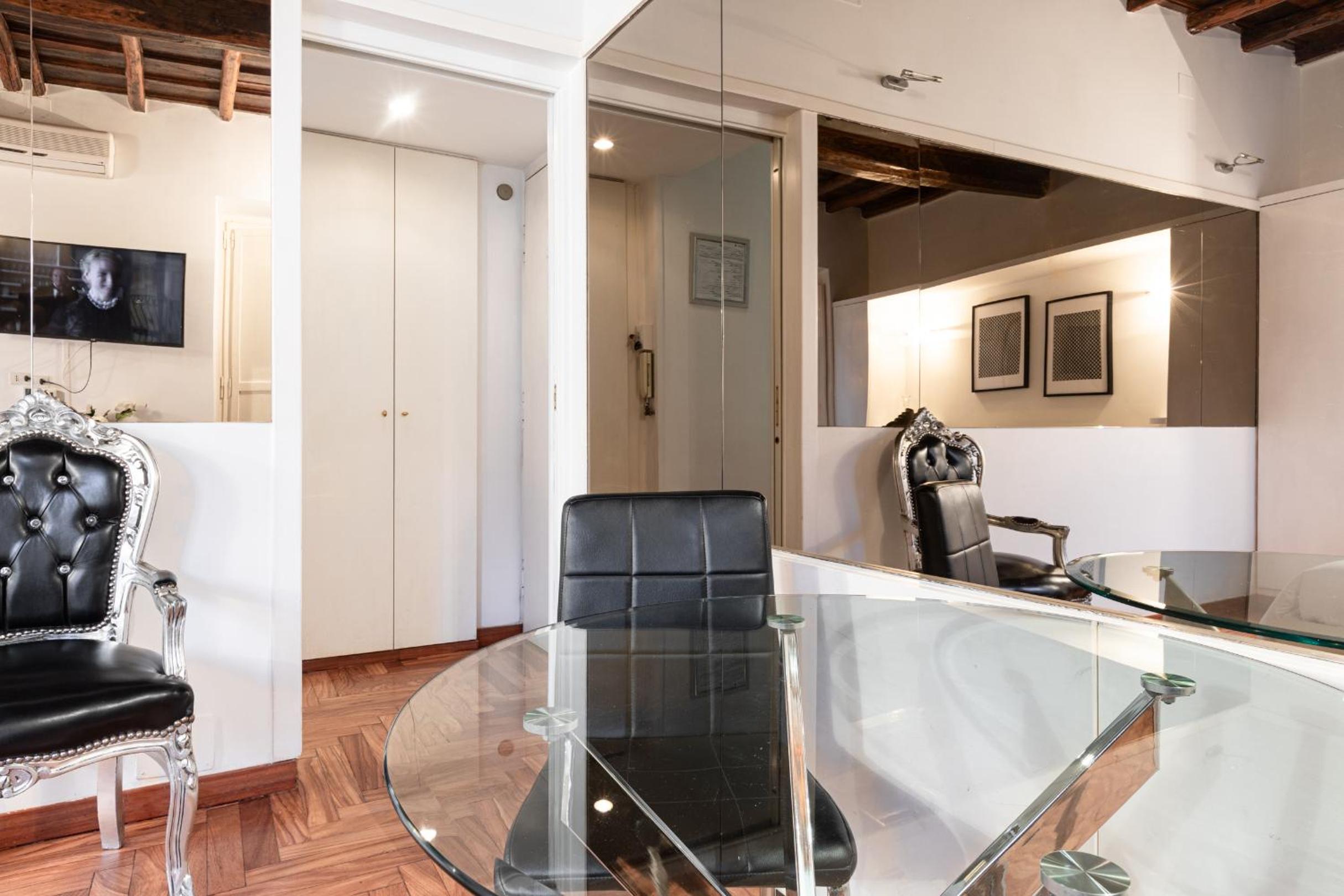 Collection Spanish Steps Apartments