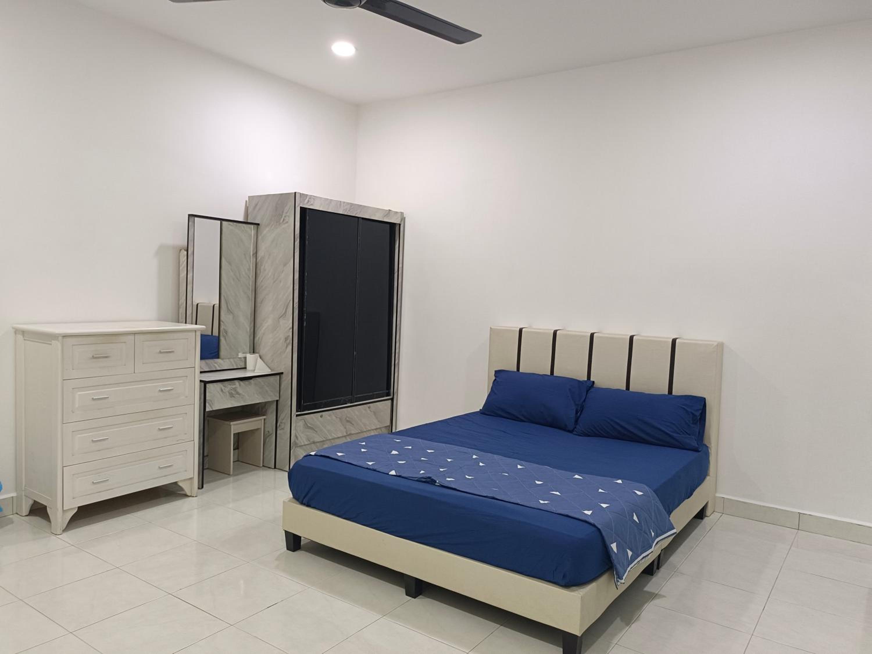 8Pax comfortable setia residen photo 2