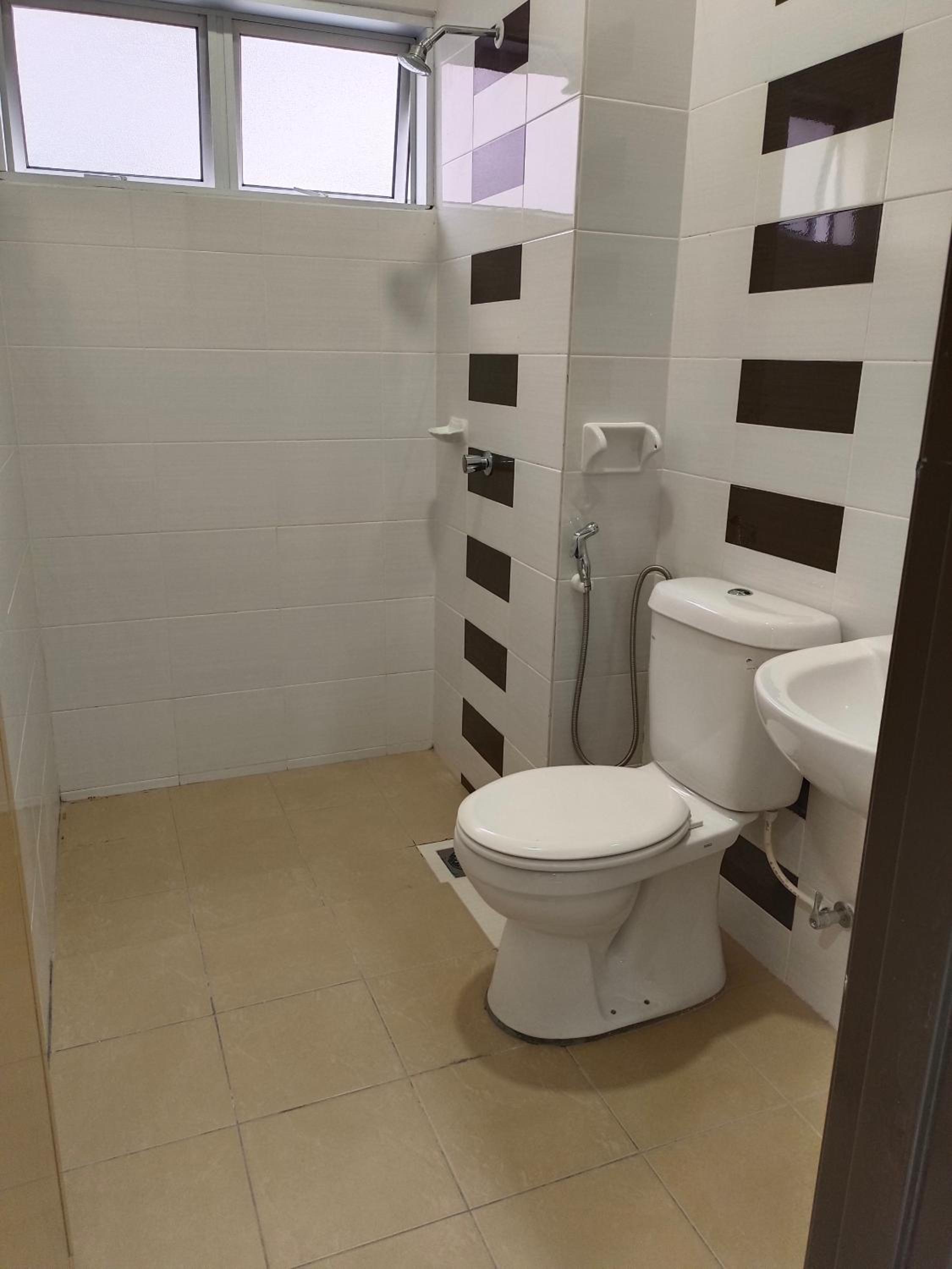 8Pax comfortable setia residen photo 3