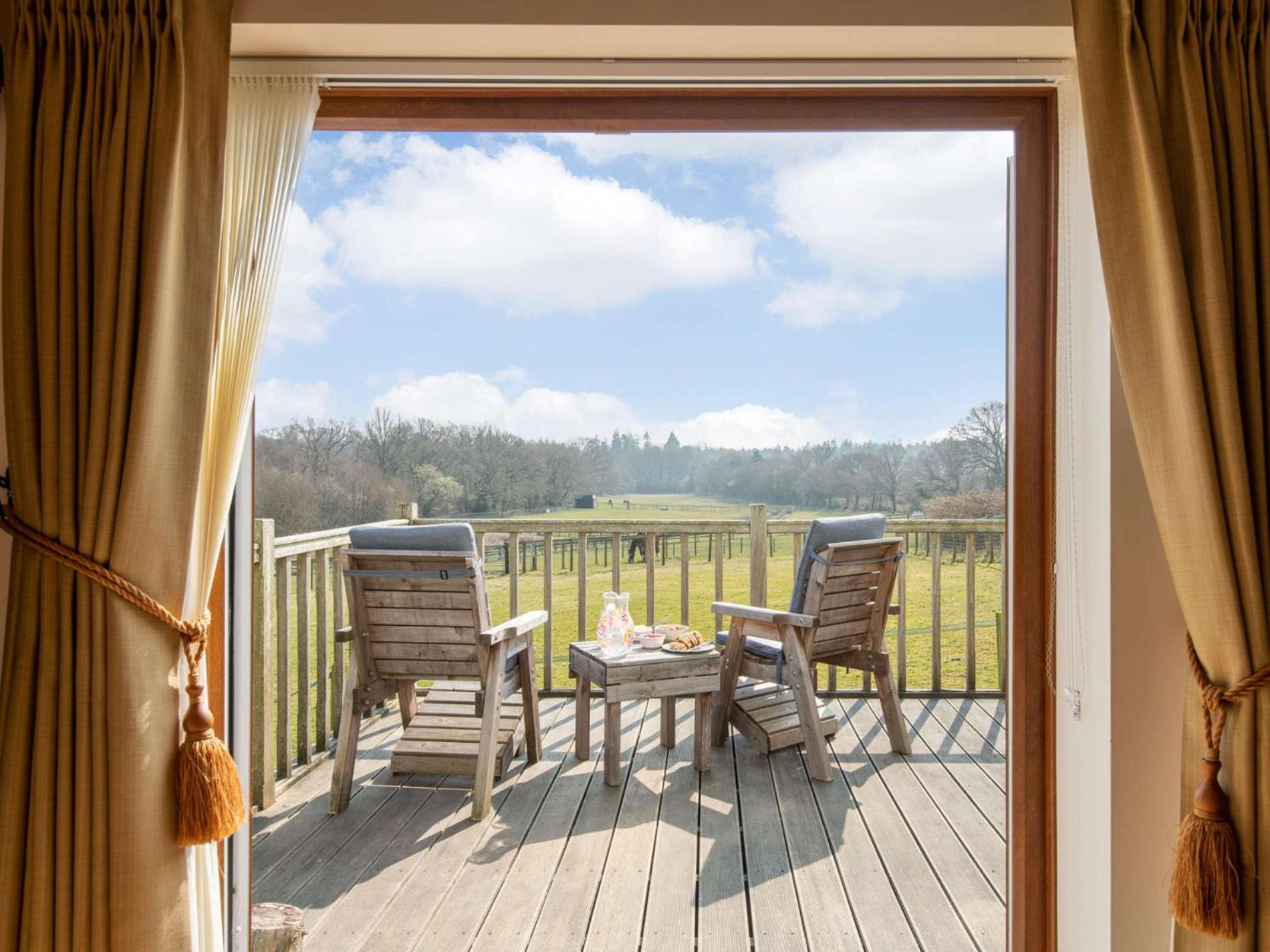 1 Bed in Beaulieu Heath oc-nfl87 view 3