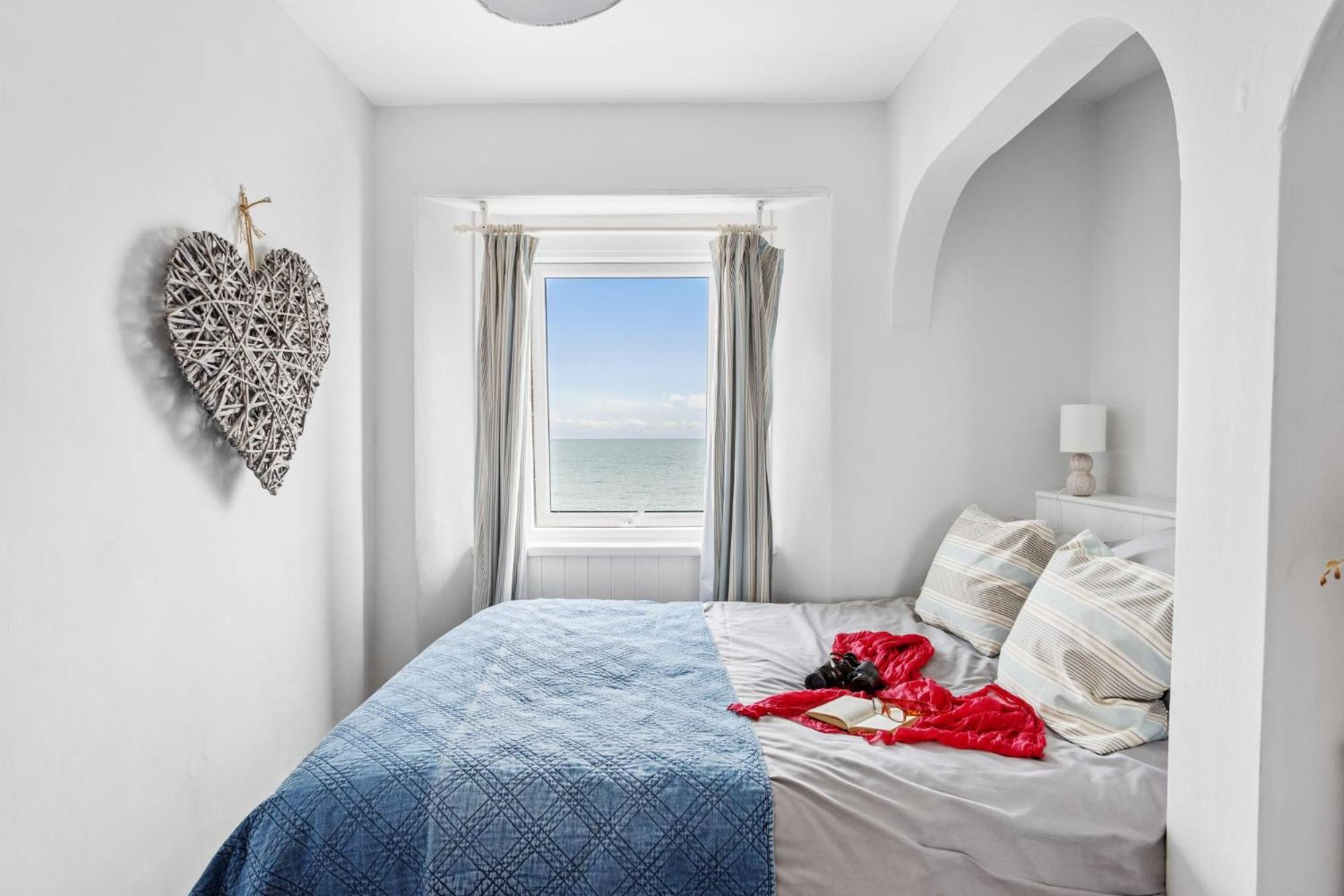 3 Bayview - Beachfront & Free Wi-Fi view 2