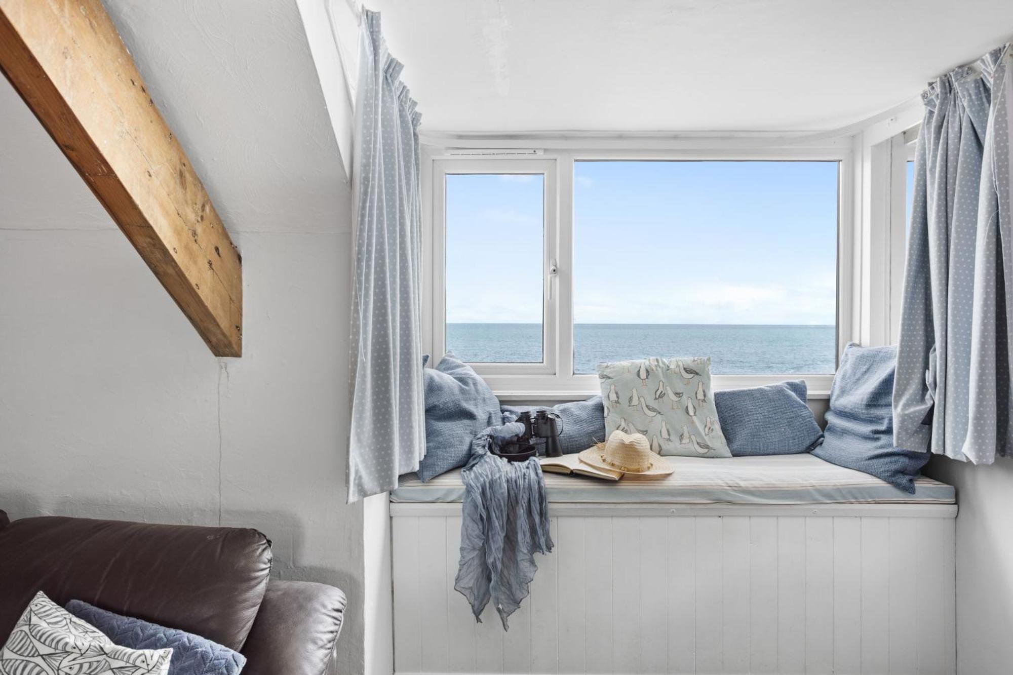 3 Bayview - Beachfront & Free Wi-Fi view 4