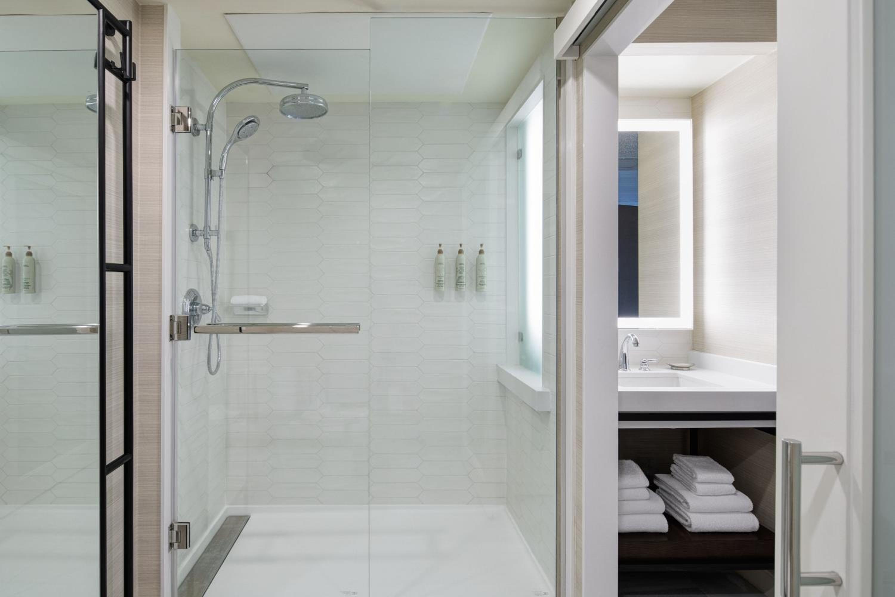 Renaissance Dallas Hotel-2