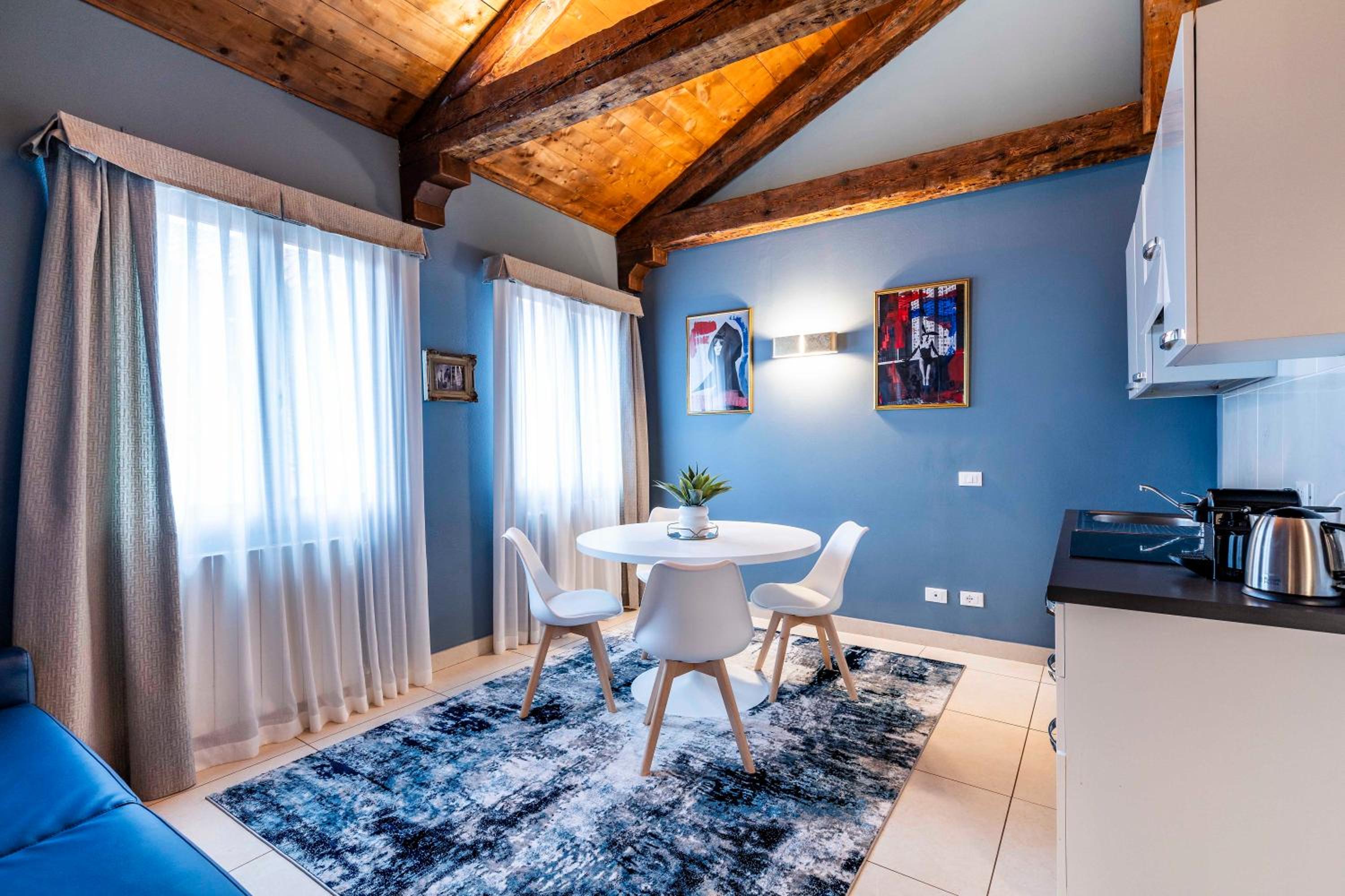 Vivaldi Suites R&R