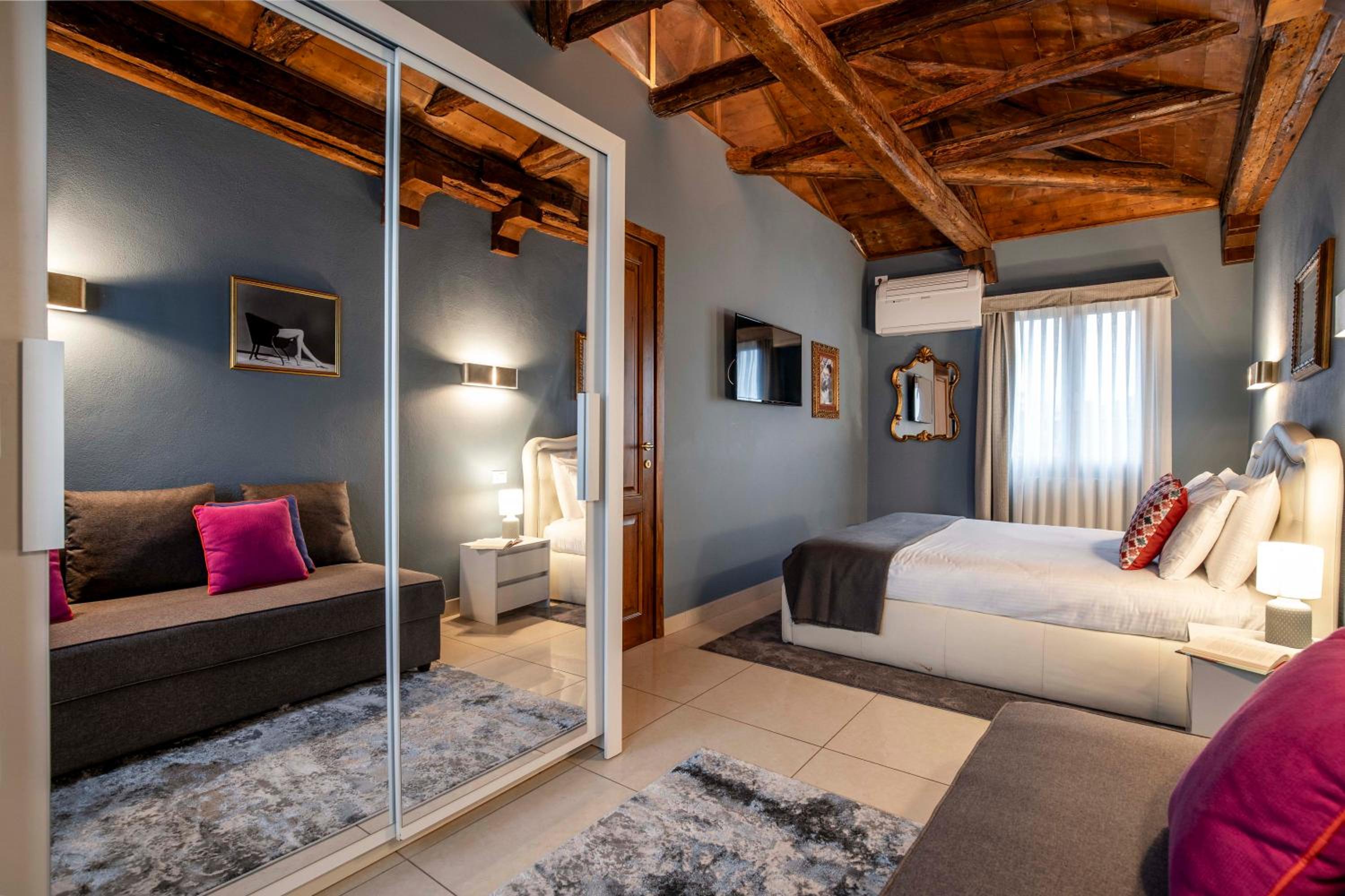 Vivaldi Suites R&R