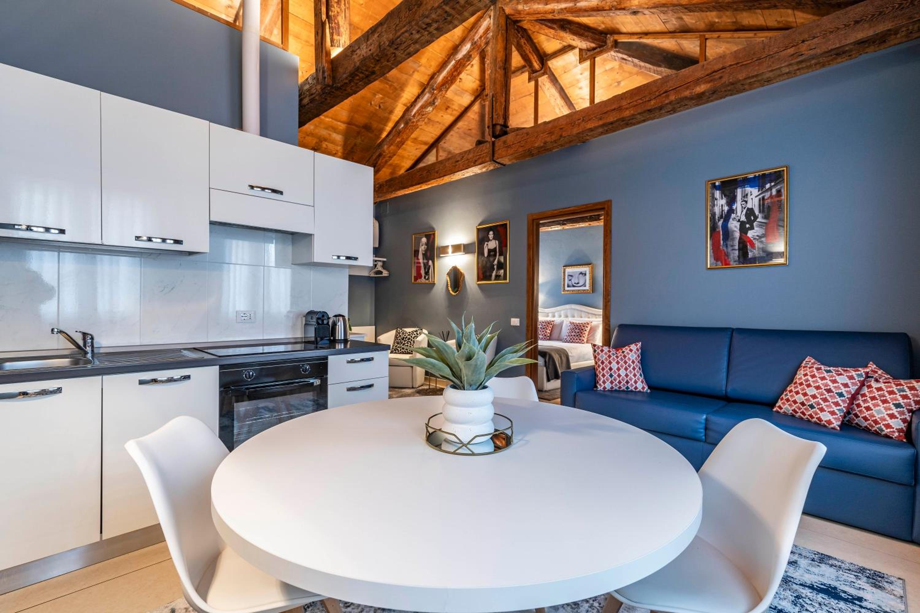 Vivaldi Suites R&R