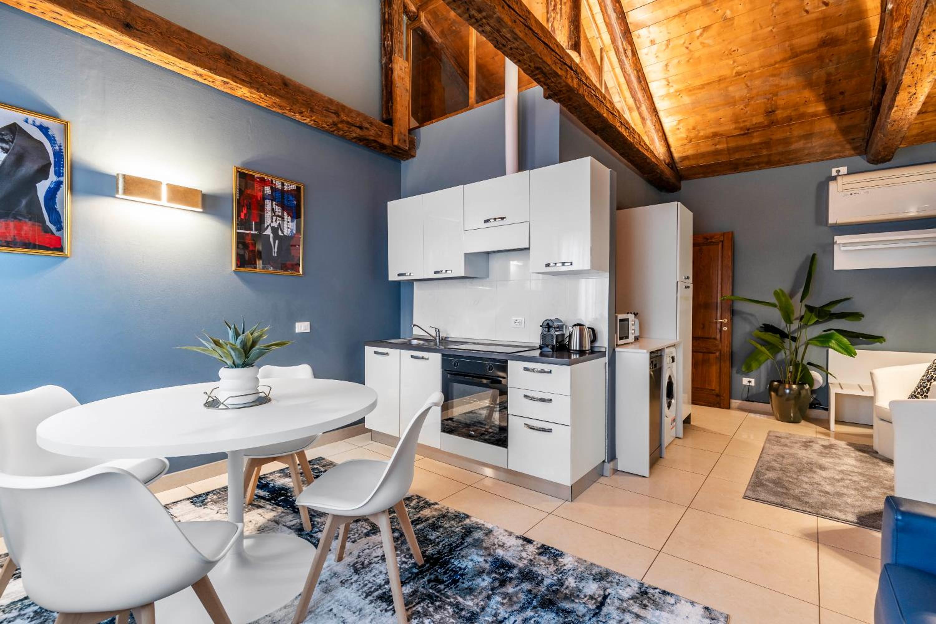 Vivaldi Suites R&R
