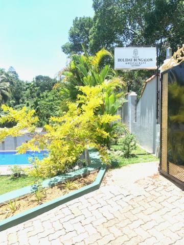 Healand Holiday Bungalow and Restaurant