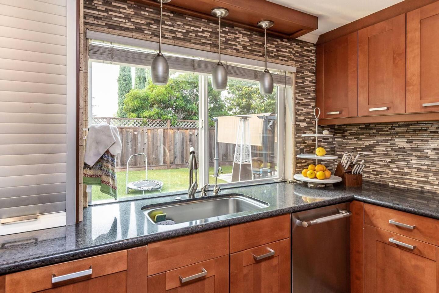 Spacious 5BR San Jose Home w Parking & Backyard view 3