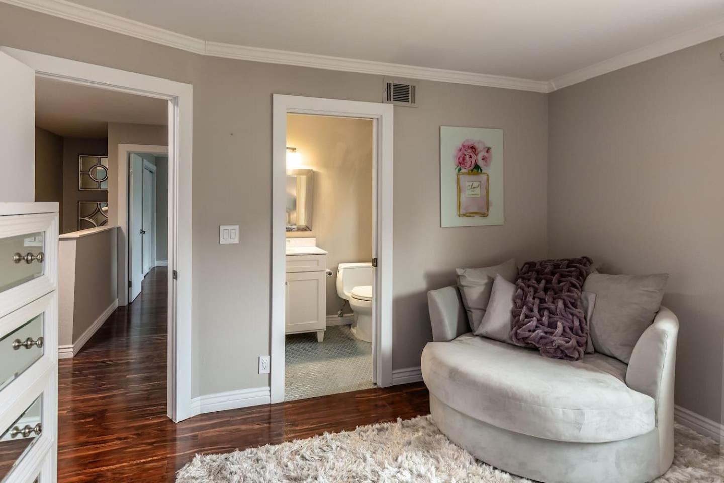 Spacious 5BR San Jose Home w Parking & Backyard view 4