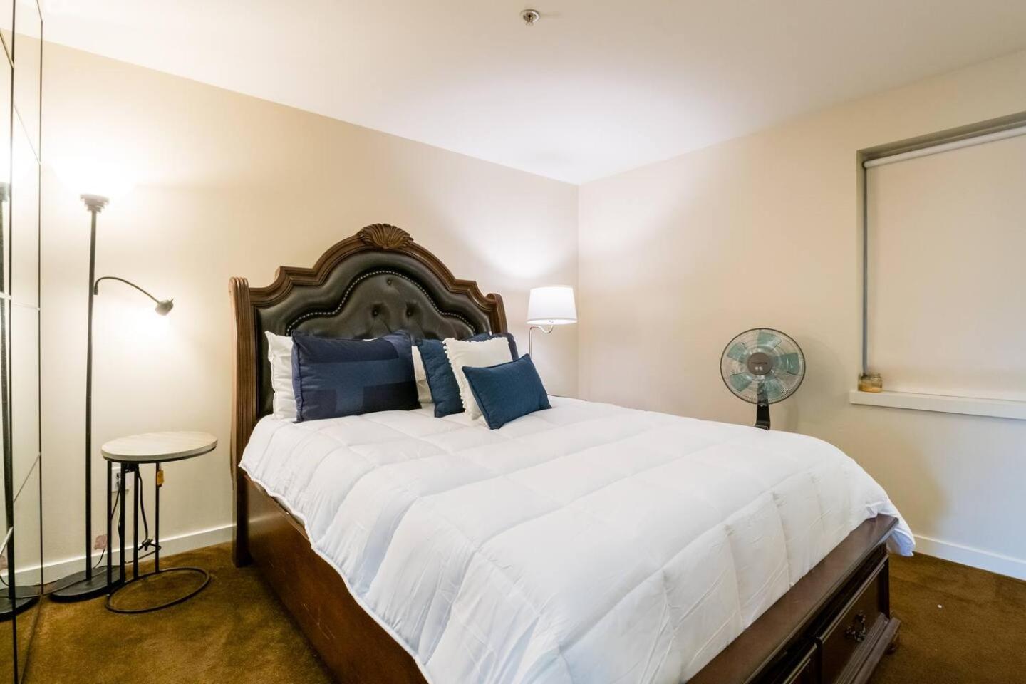 Modern 2BR Downtown San Jose Condo Walkable view 5