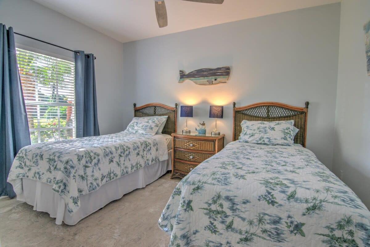 Coral Falls of Lely w Tiki Huts & Heated Pool view 4