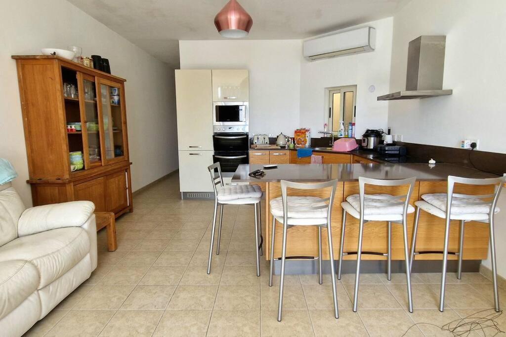 2 Bedroom Holiday Penthouse, AC view 4