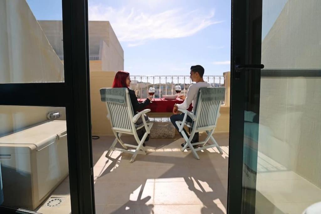 2 Bedroom Holiday Penthouse, AC view 5