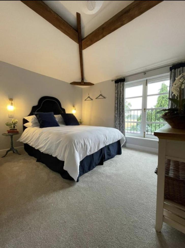 Evelith Manor Barns view 3