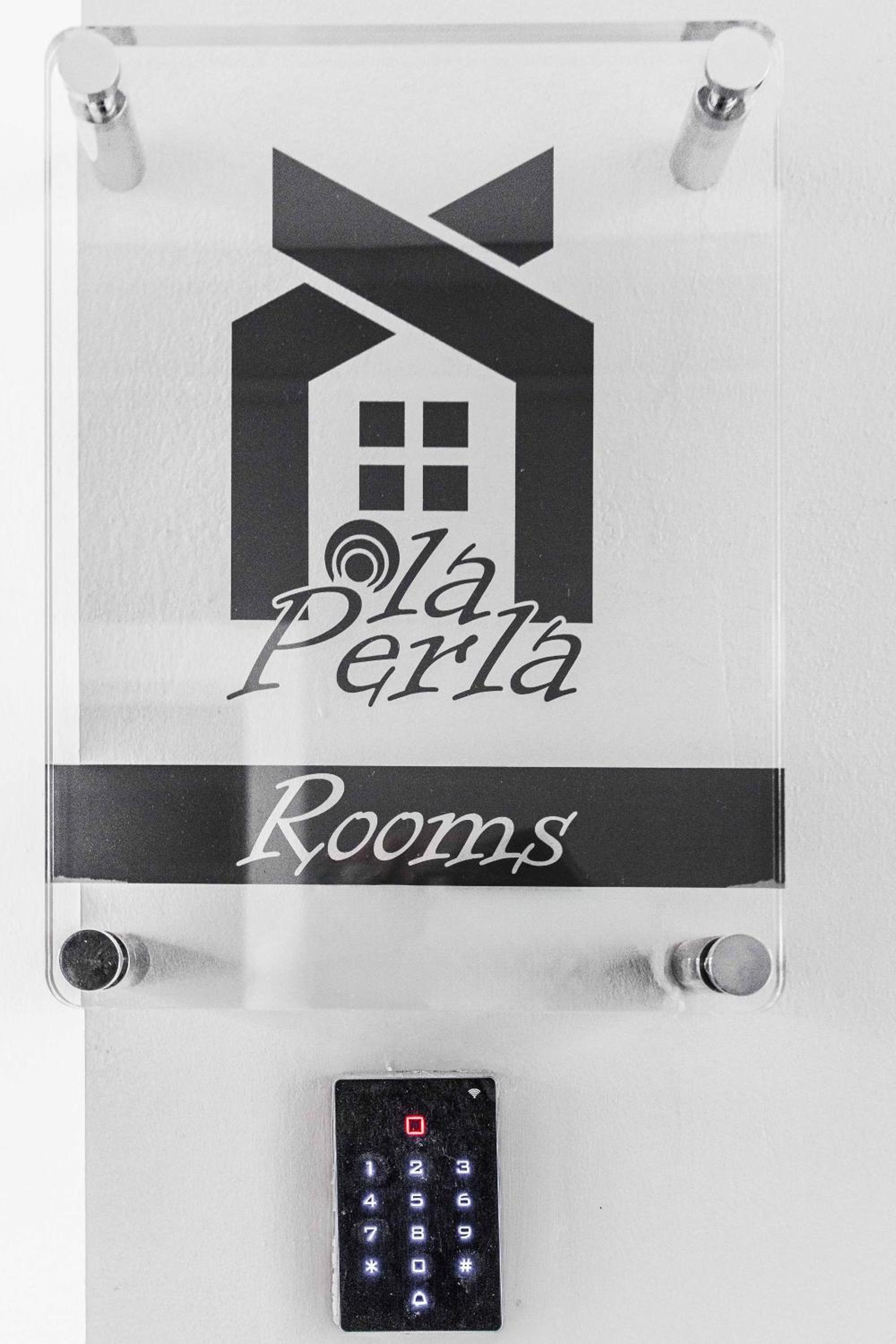 La Perla Rooms view 4