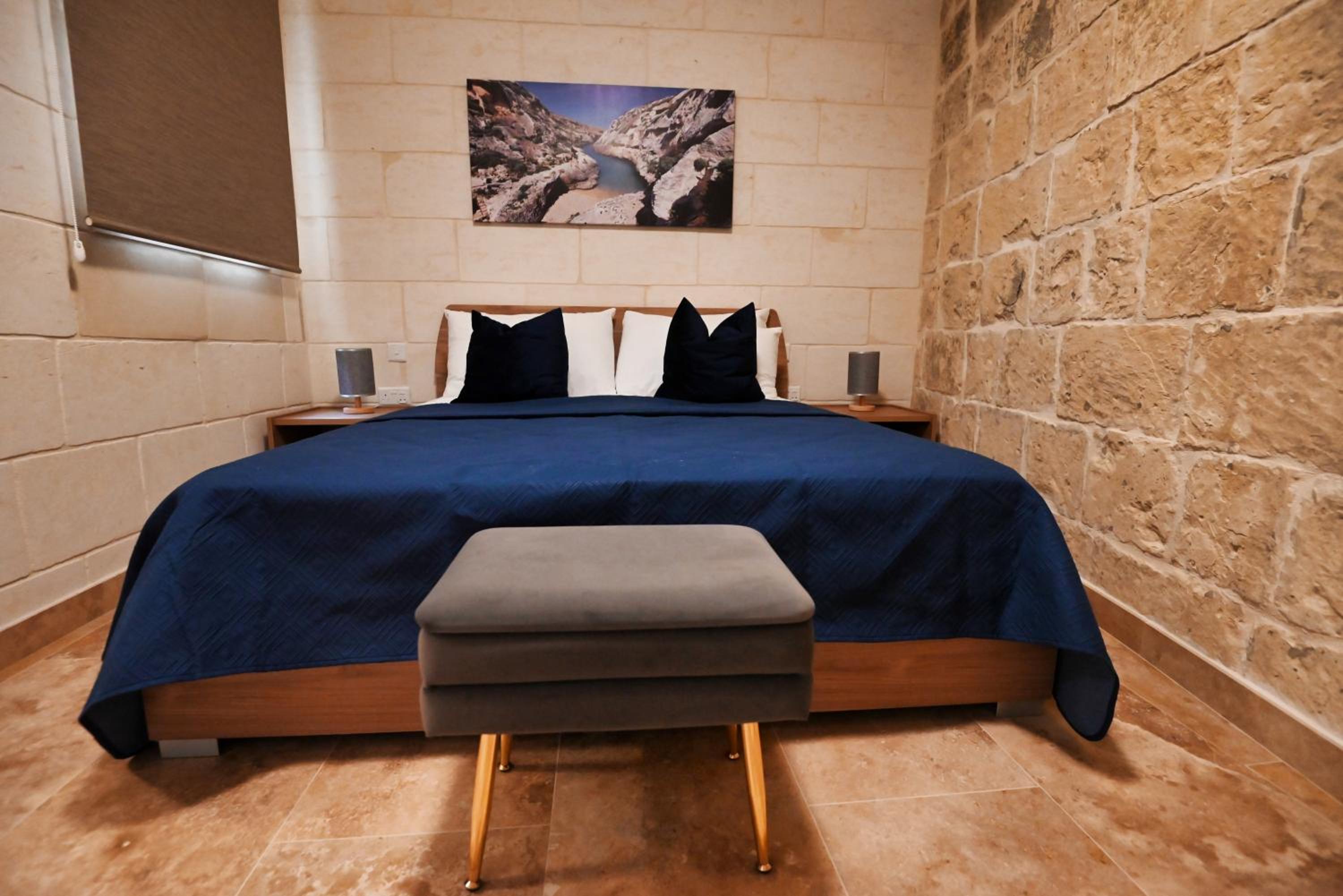 Ġarra Farmhouse with Heated Pool view 3
