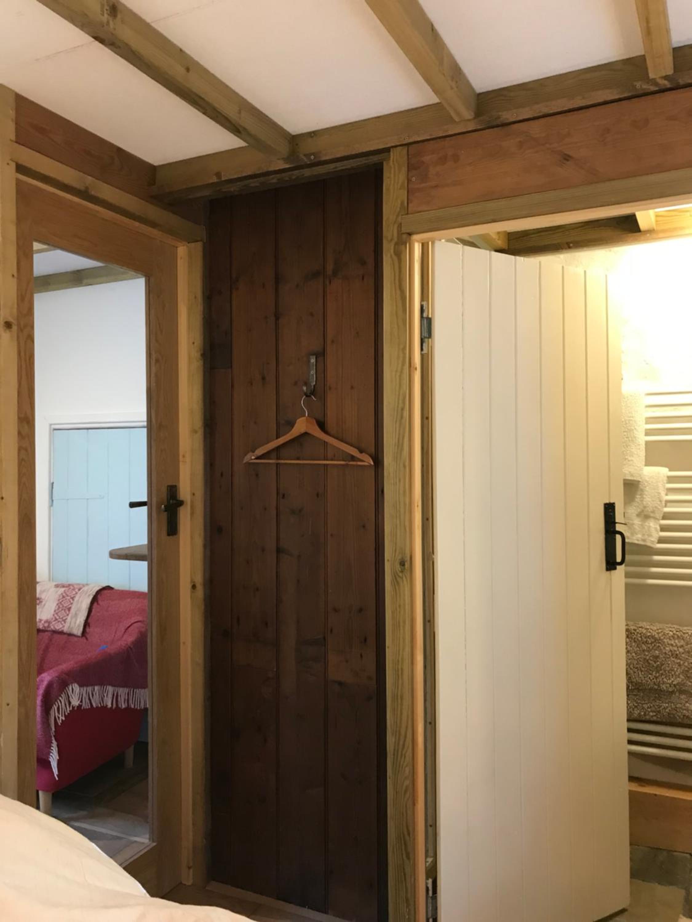 Hotel Tiny Cosy Snug - Image 1