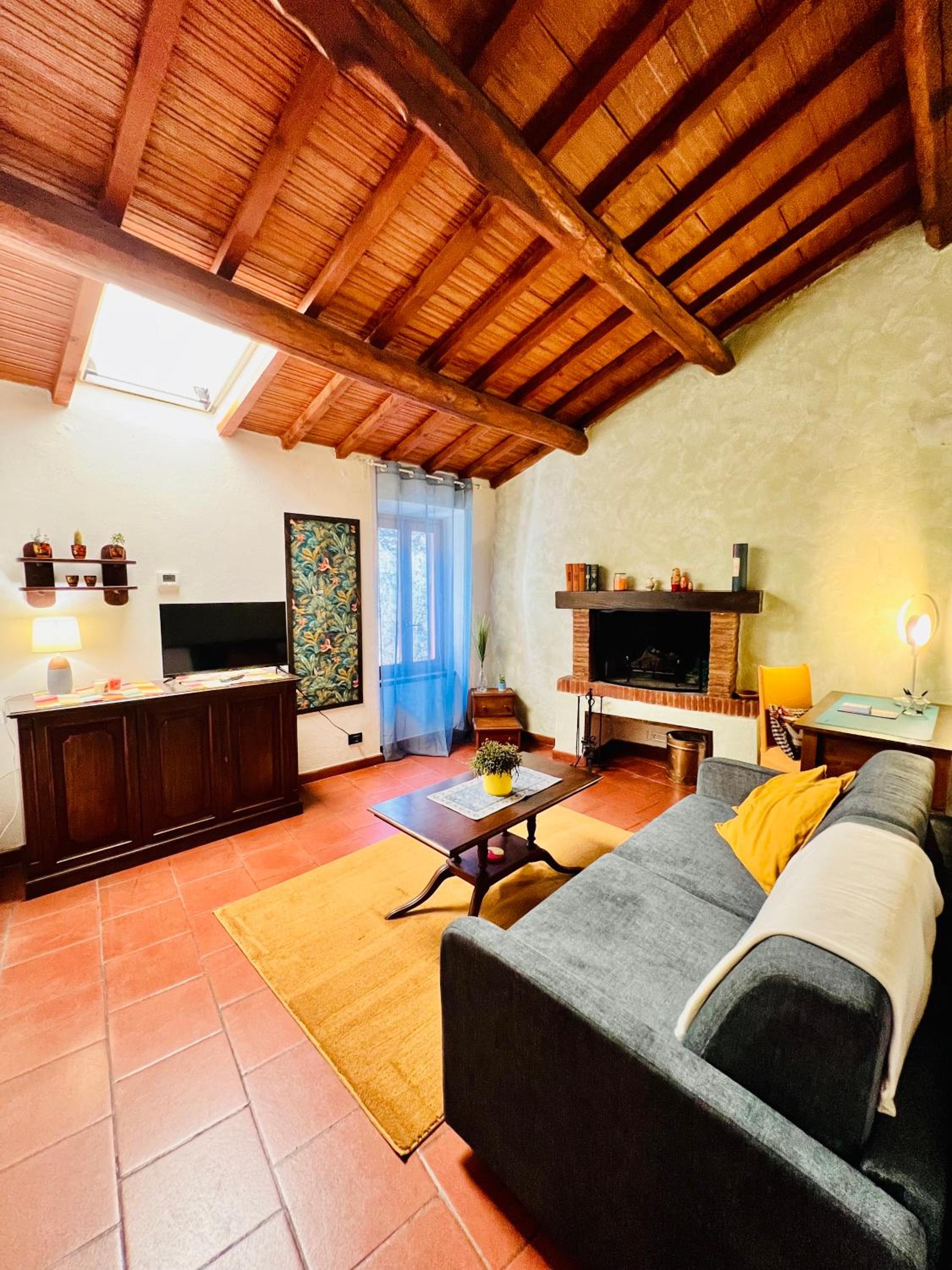 Casa al Campanile Tameró HolyDay Apartments photo 4
