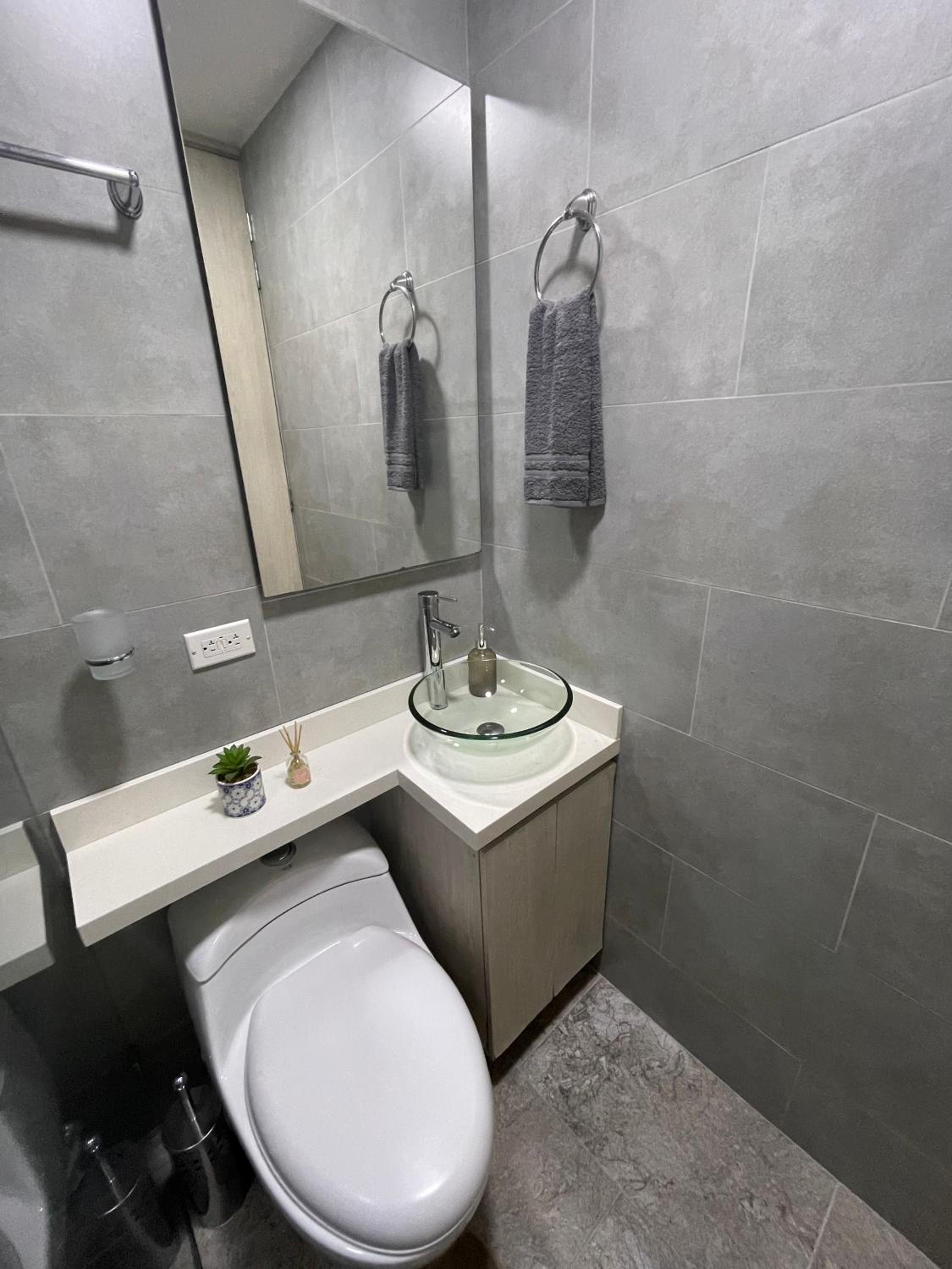 Apartamento en Laureles con Aire Acondicionado
