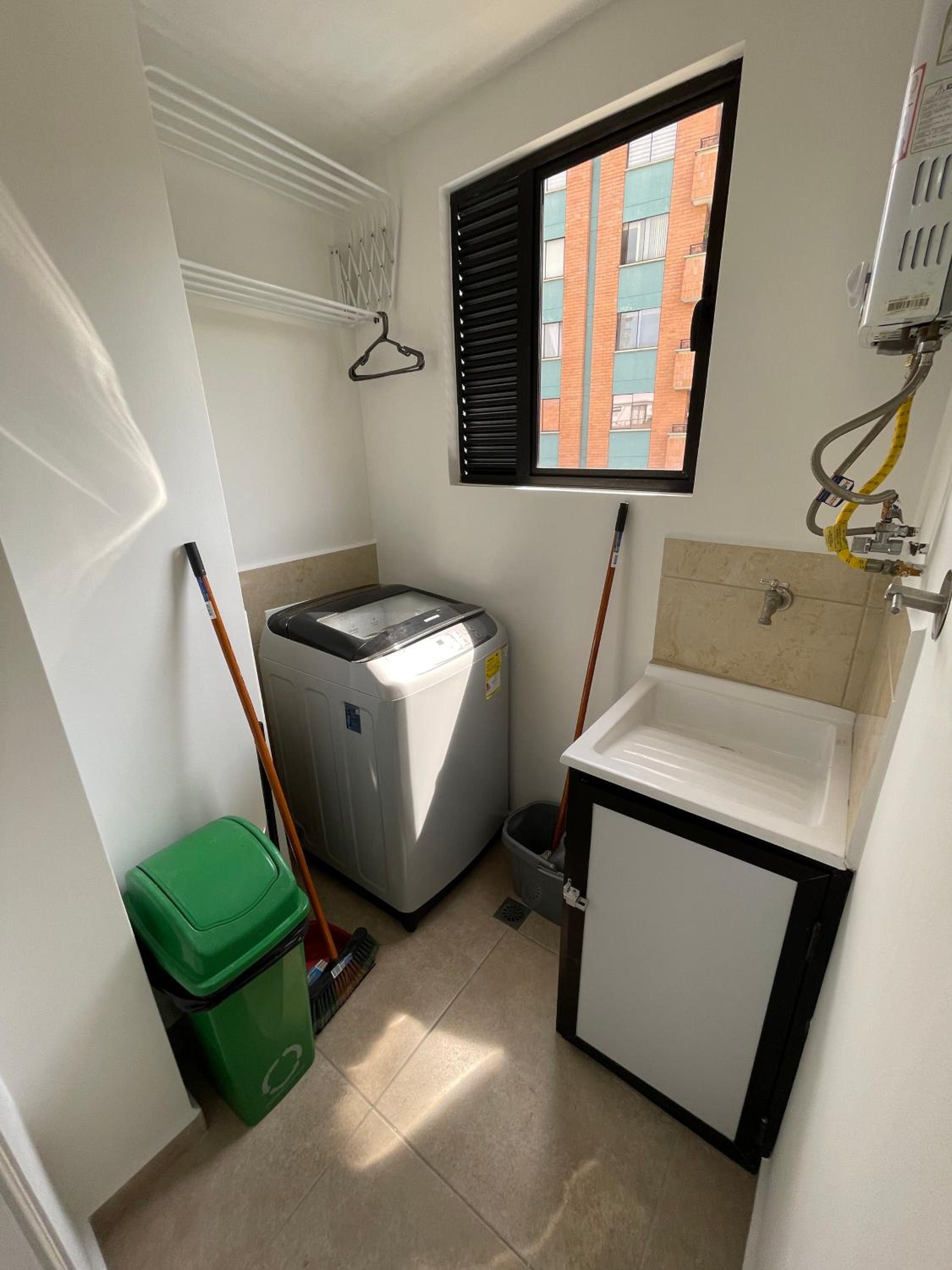 Apartamento en Laureles con Aire Acondicionado