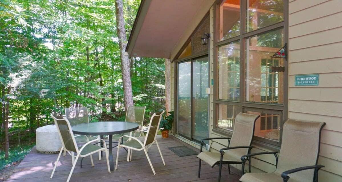 Shady Woods Cabin view 2