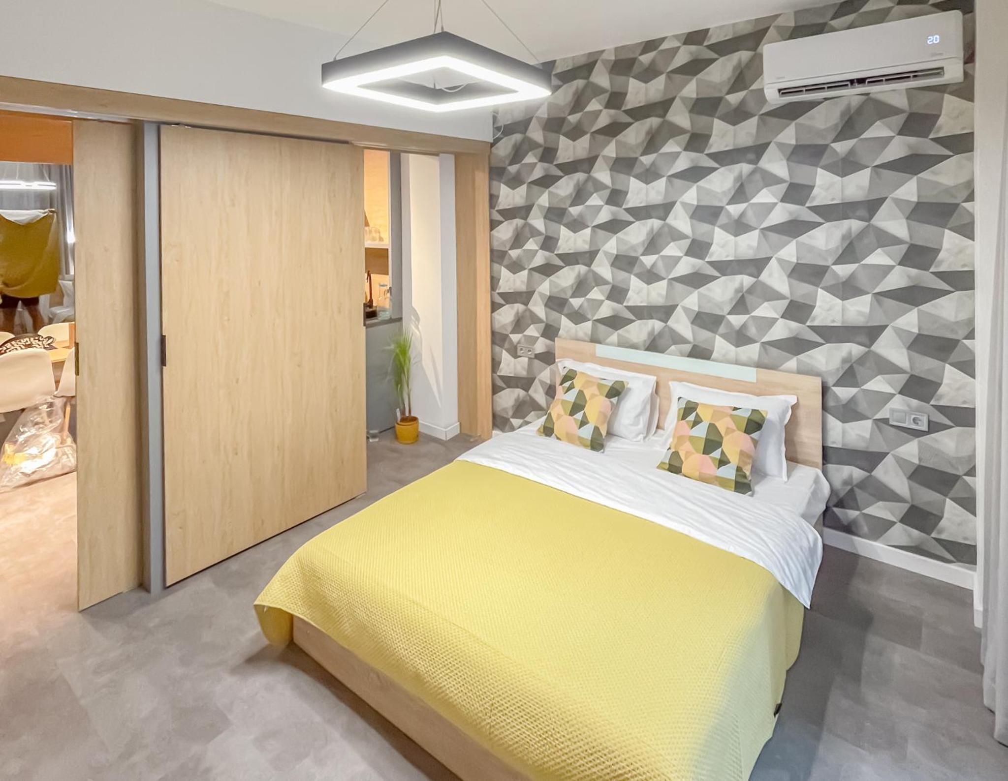 Stylish City Center Apartment by NDK