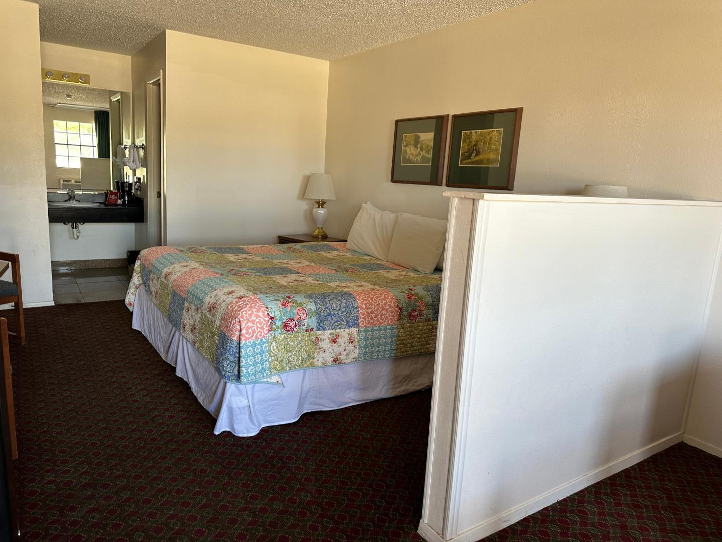 Windcrest Inn and Suites