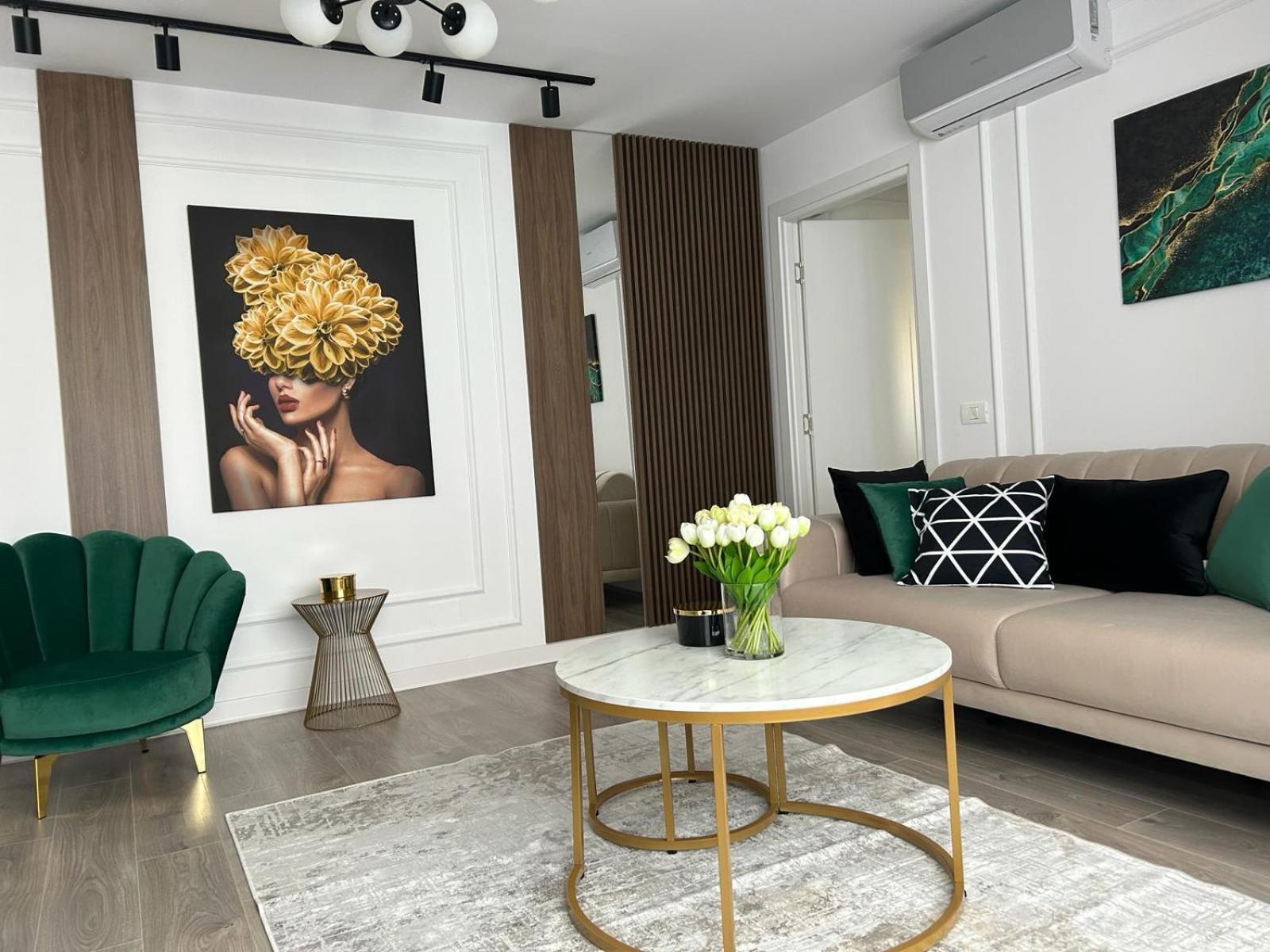 LUXURY EST ONE view 5