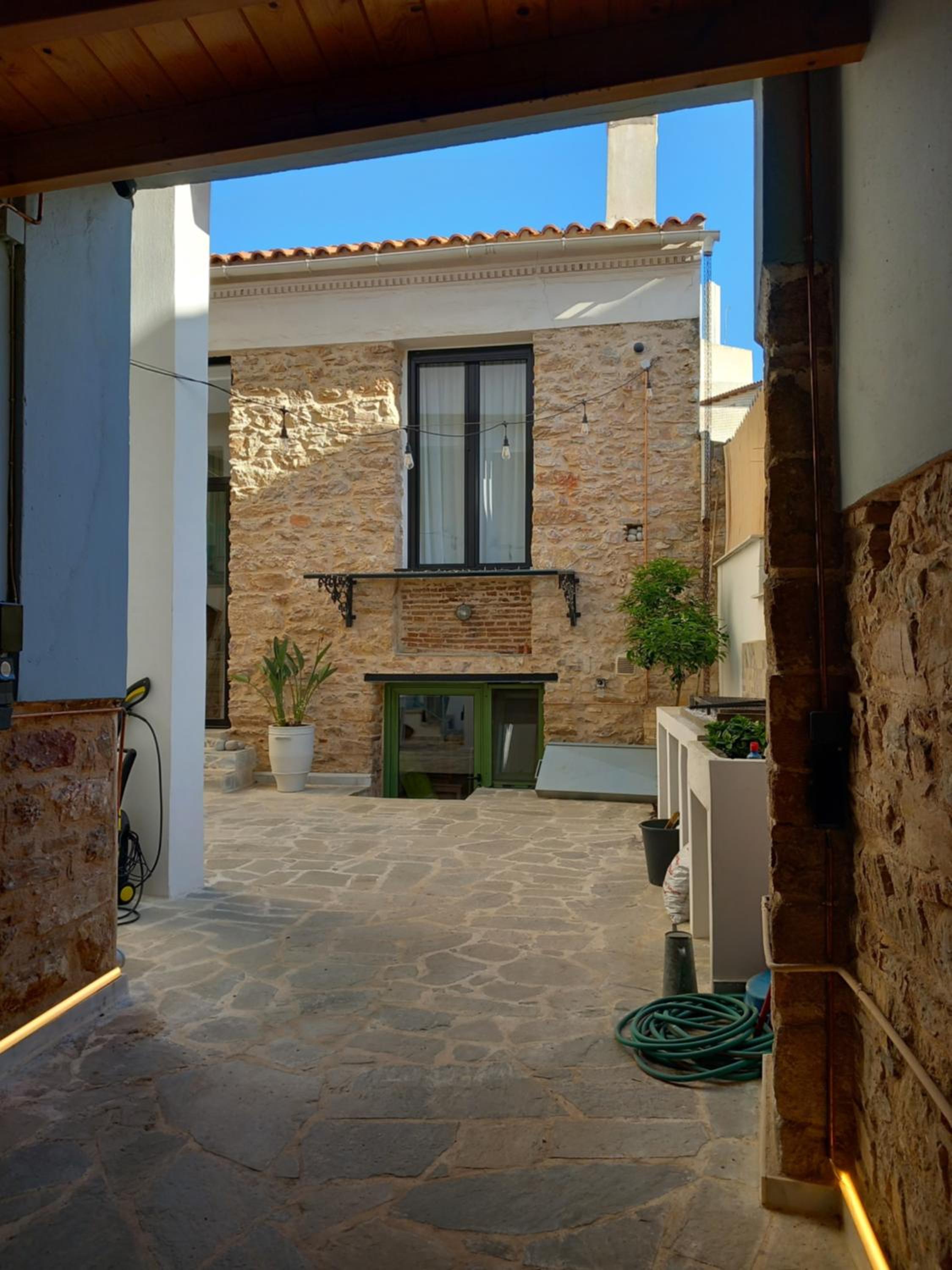 Hotel Stoa House Airport - Image 1