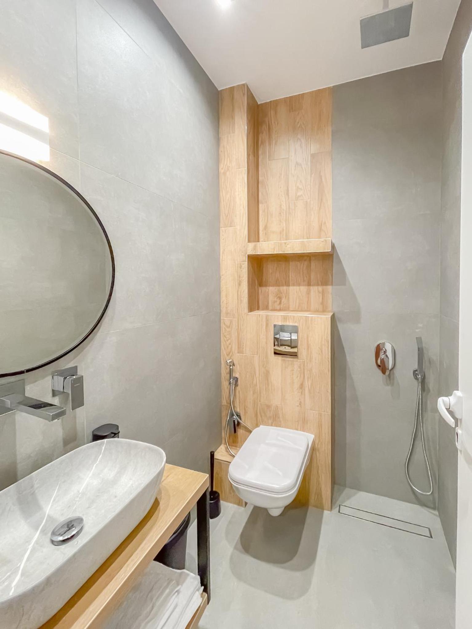 Stylish City Center Apartment by NDK