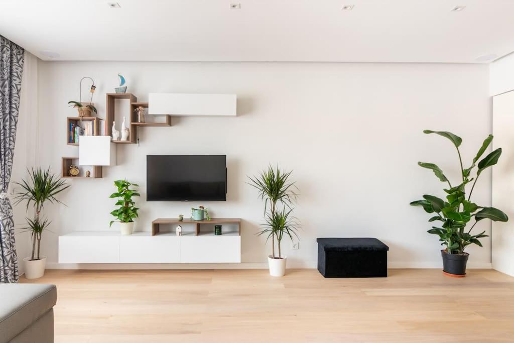European heart 2-bedroom flat.