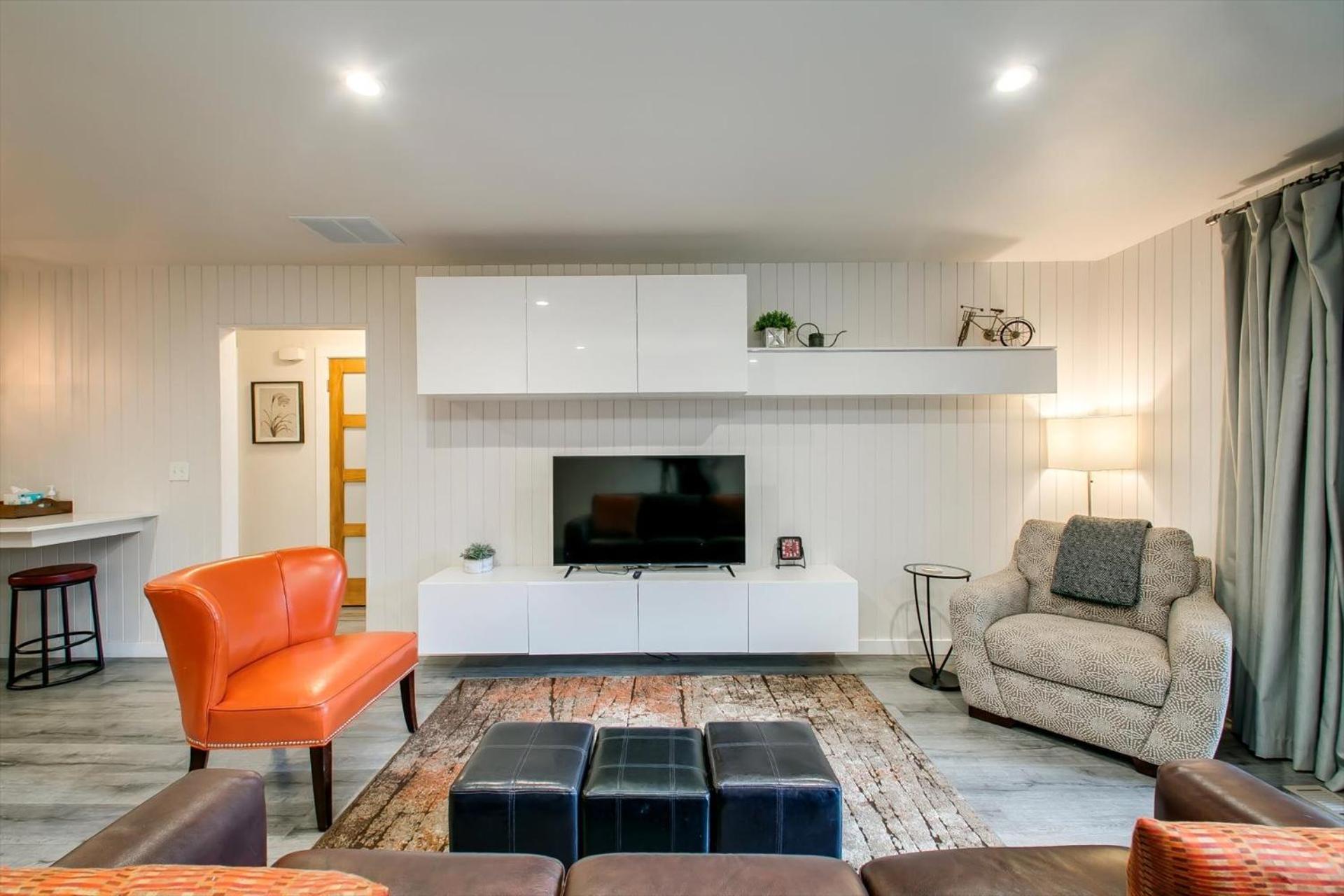 Ninth Street Retreat view 3