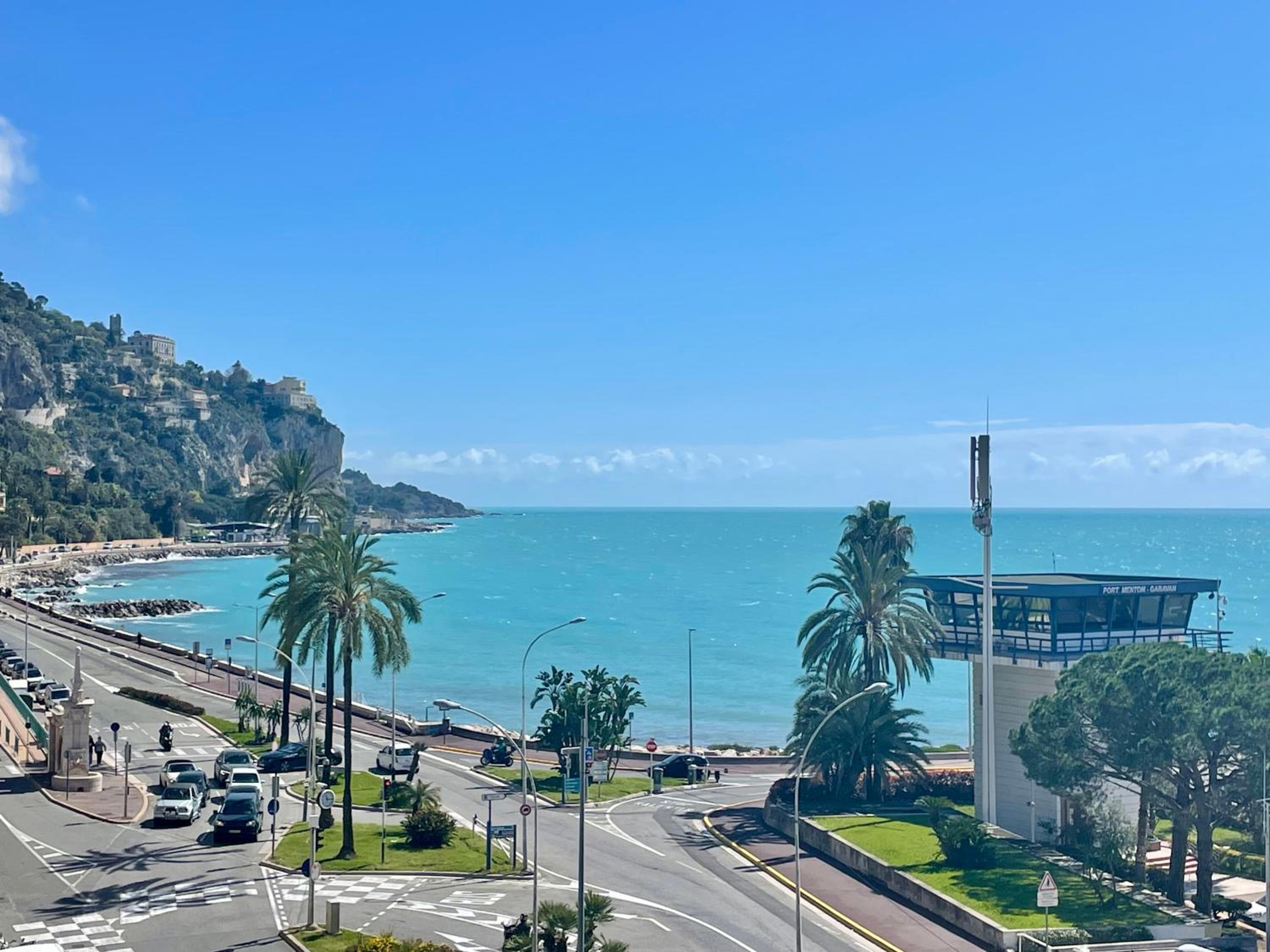 Superbe appartement en bord de mer, près du centre et des plages