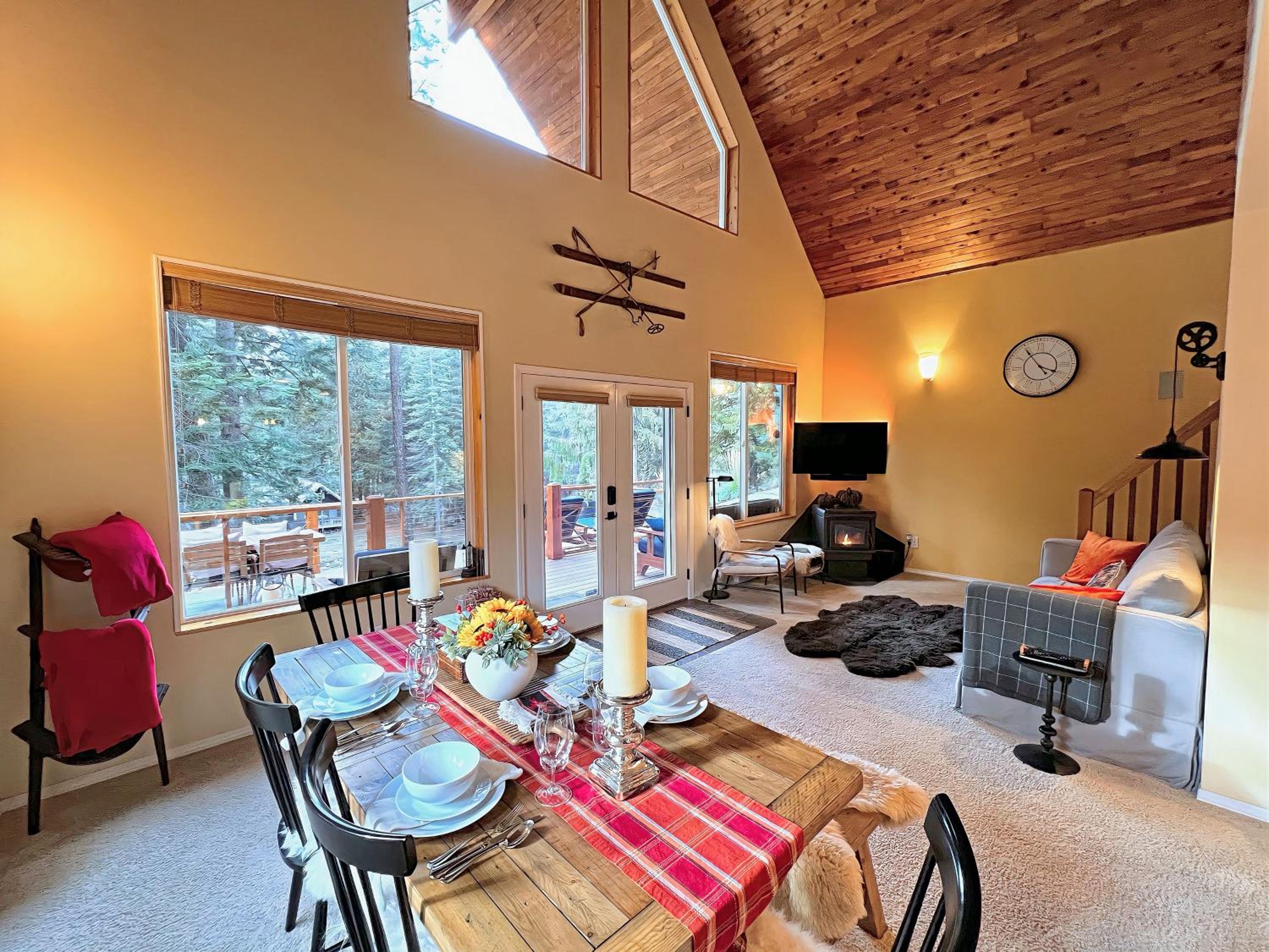Riverfront Chalet Near Skiing, Lakes, Mtns & Leavenworth view 2