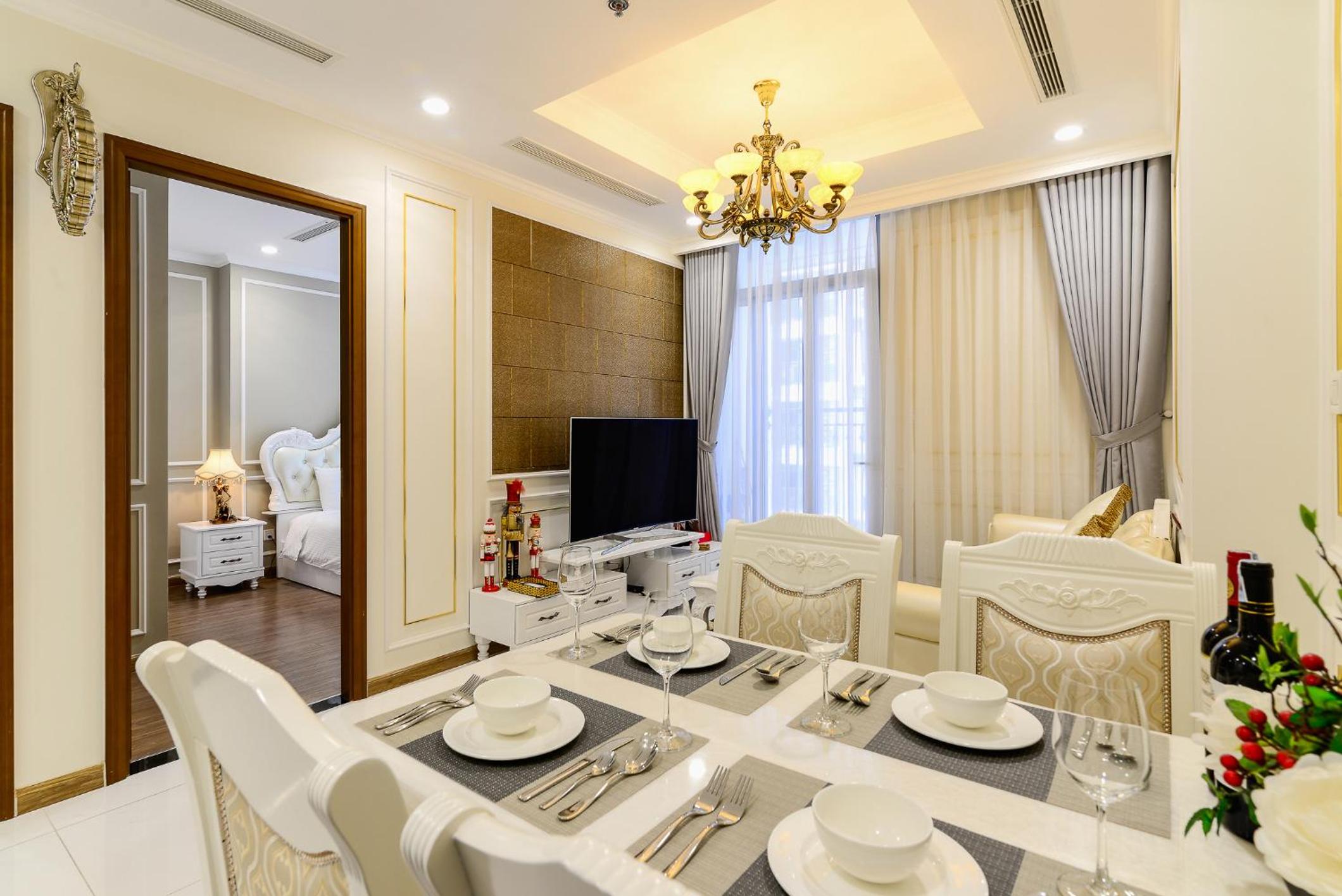 CeLaVie Serviced Apartment - The Vinhomes and Landmark