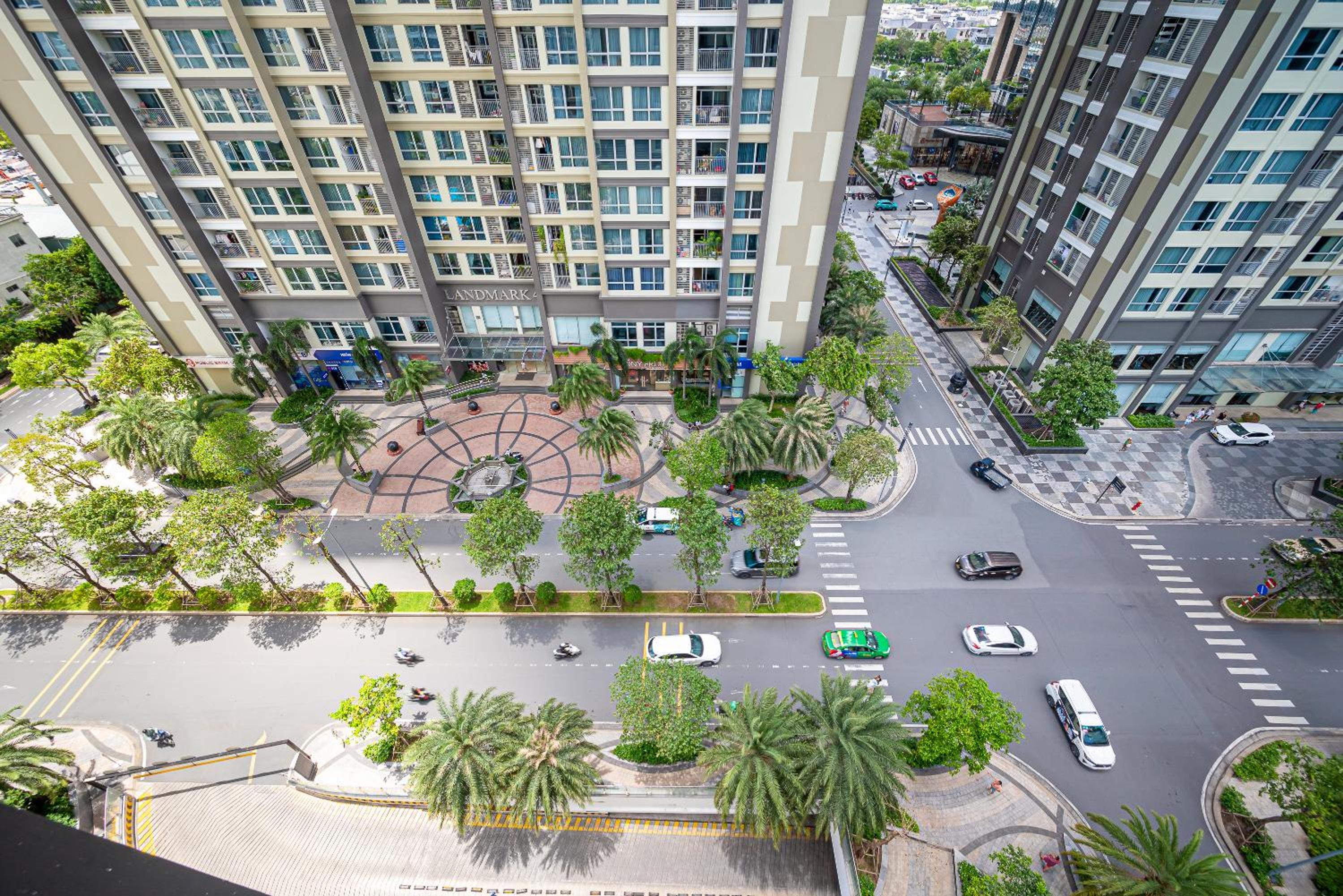 CeLaVie Serviced Apartment - The Vinhomes and Landmark