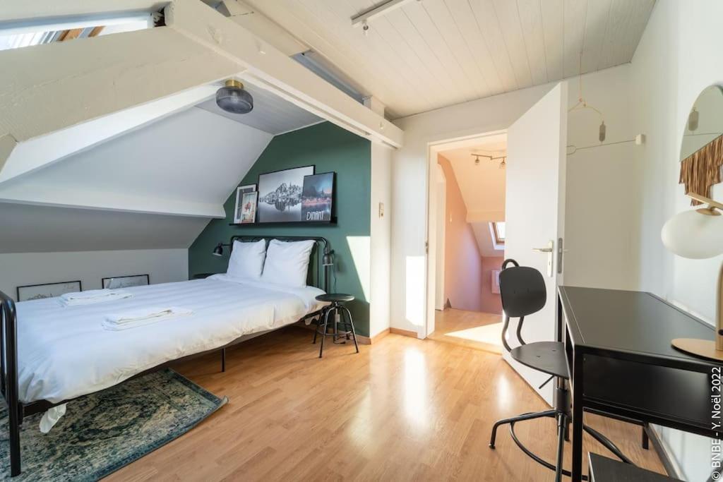 At the water's edge, warmthy Dinant - Small price
