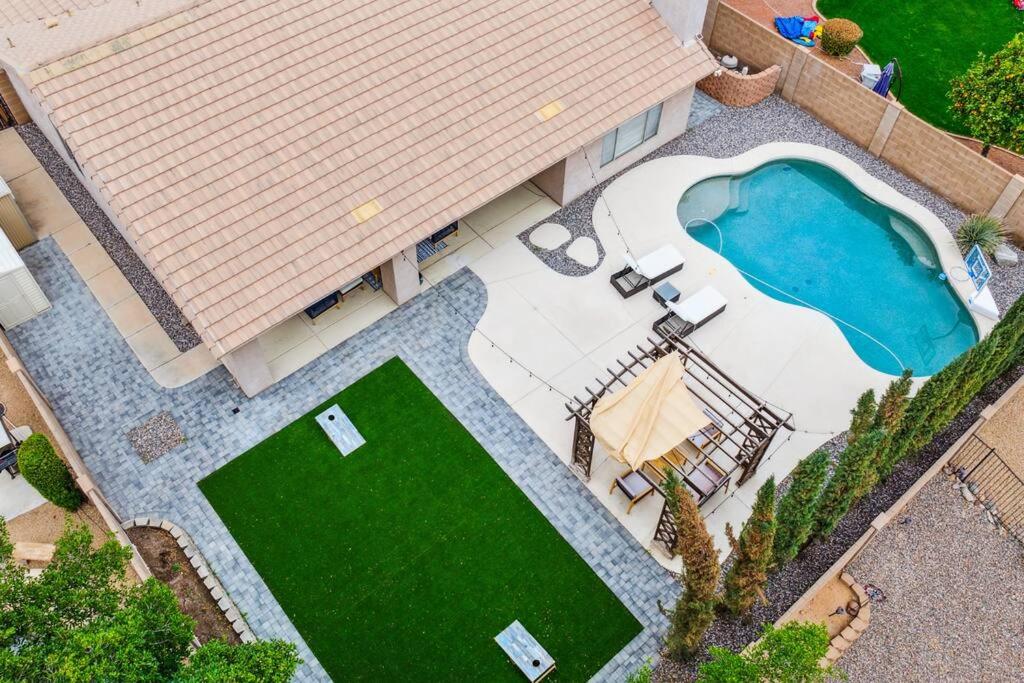 Hues of the Horizon House with Pool & BBQ view 2